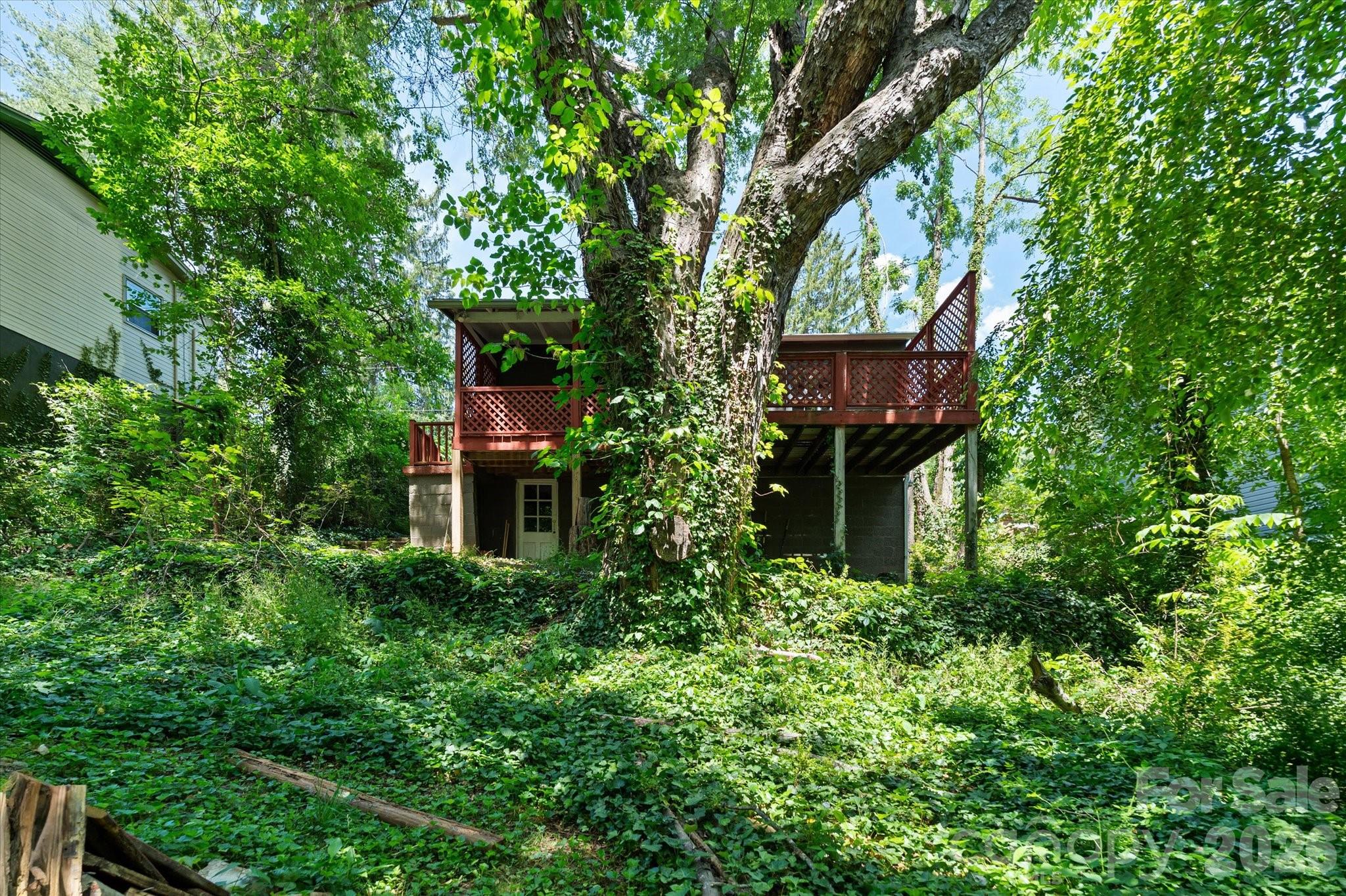 main property photo 28