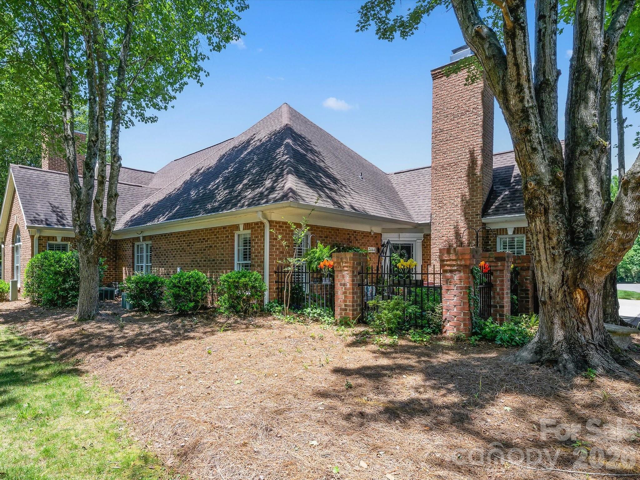 main property photo 23