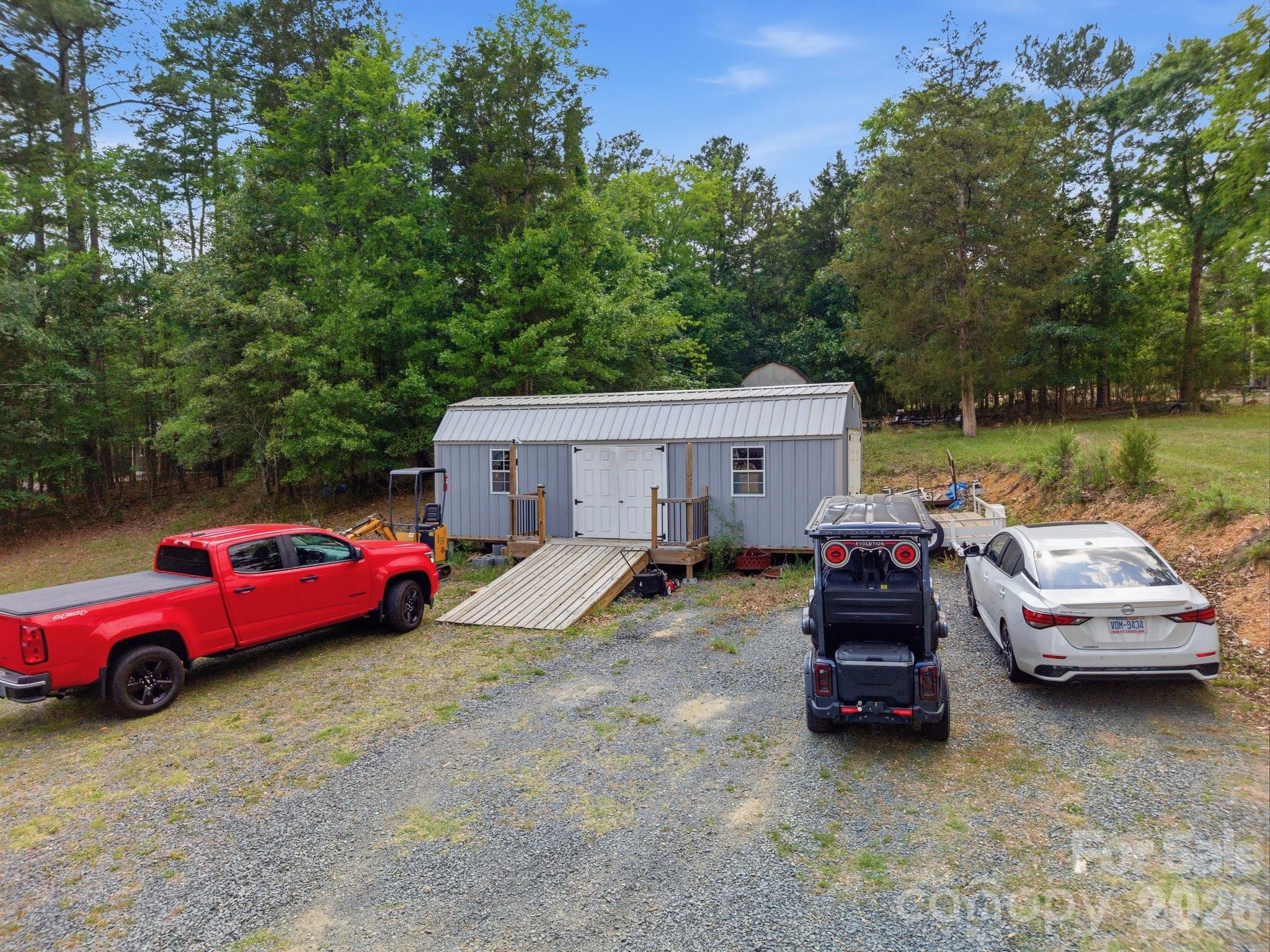 main property photo 39