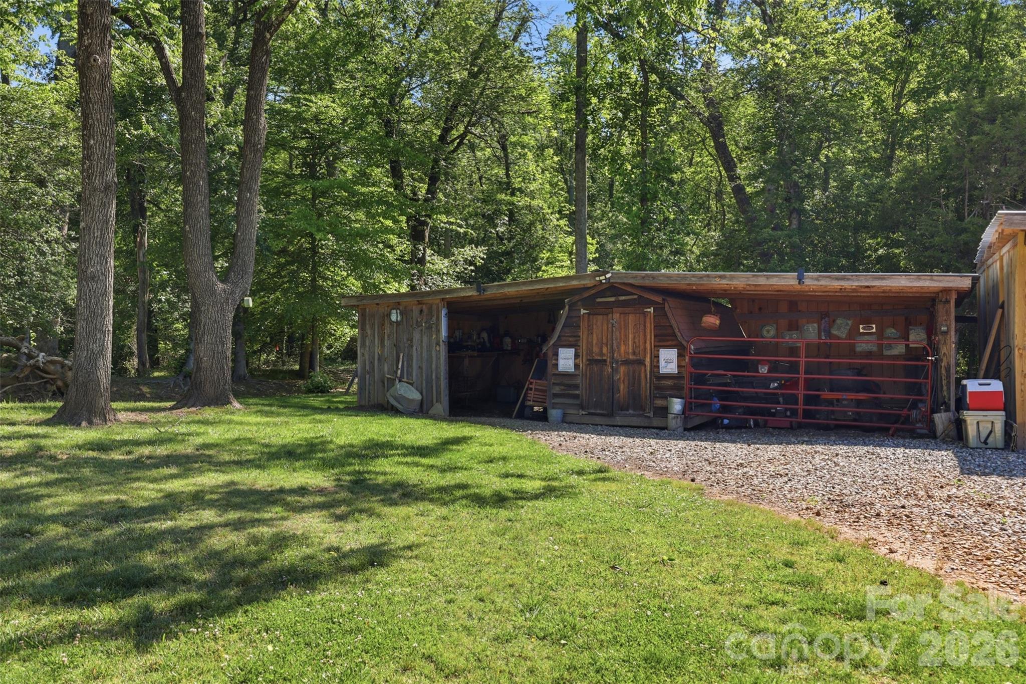 main property photo 13