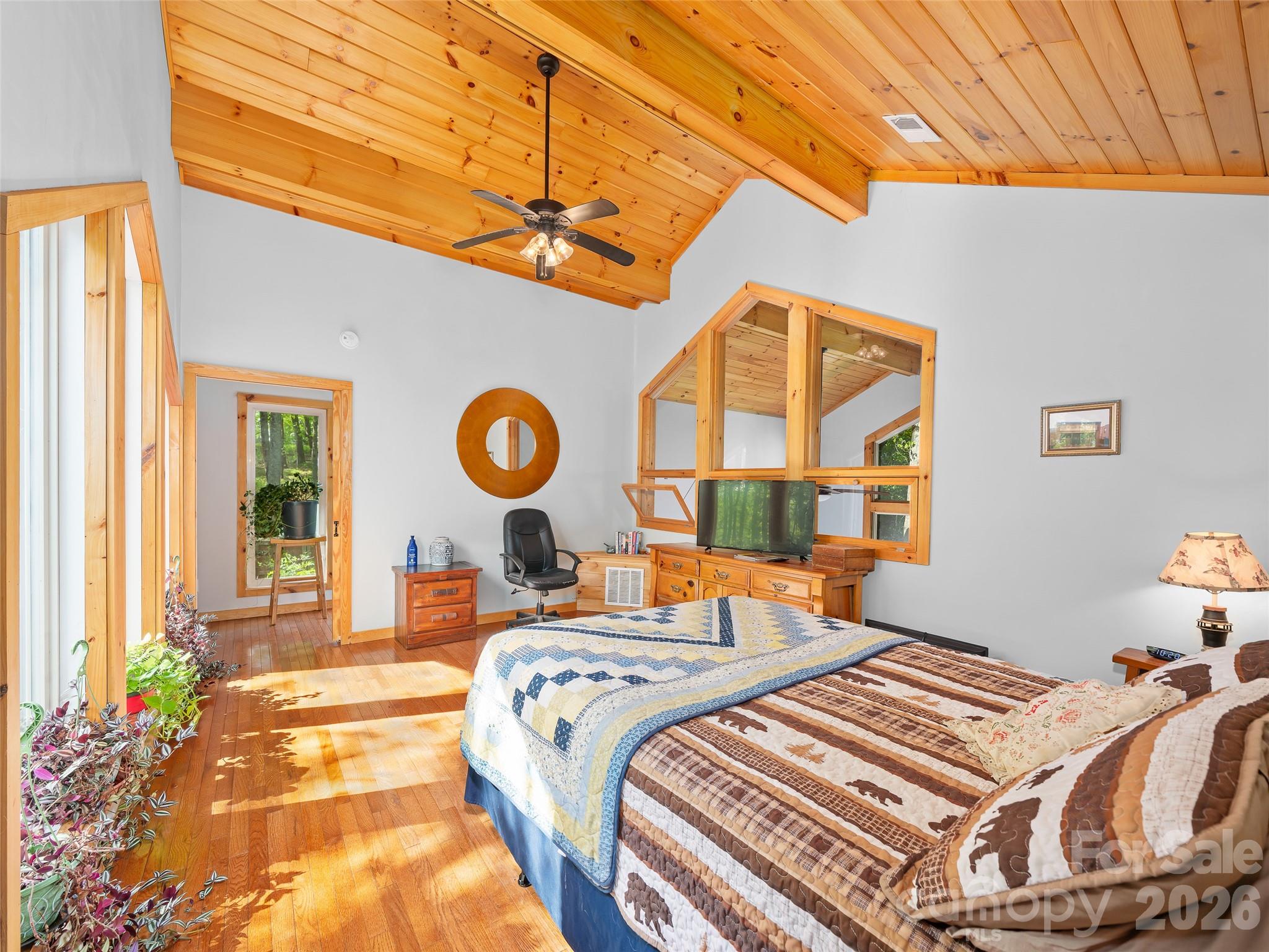 main property photo 17