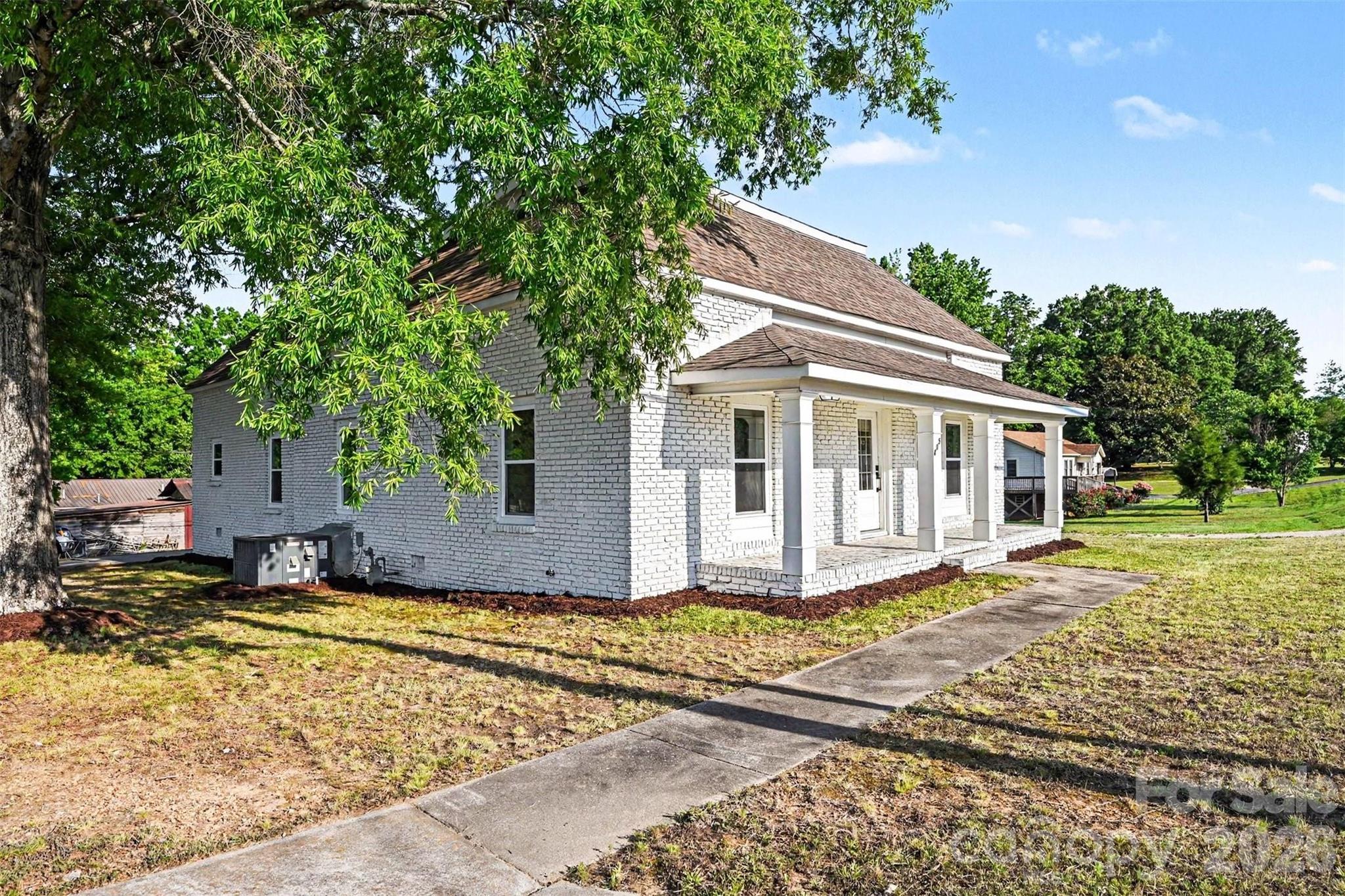 main property photo 33