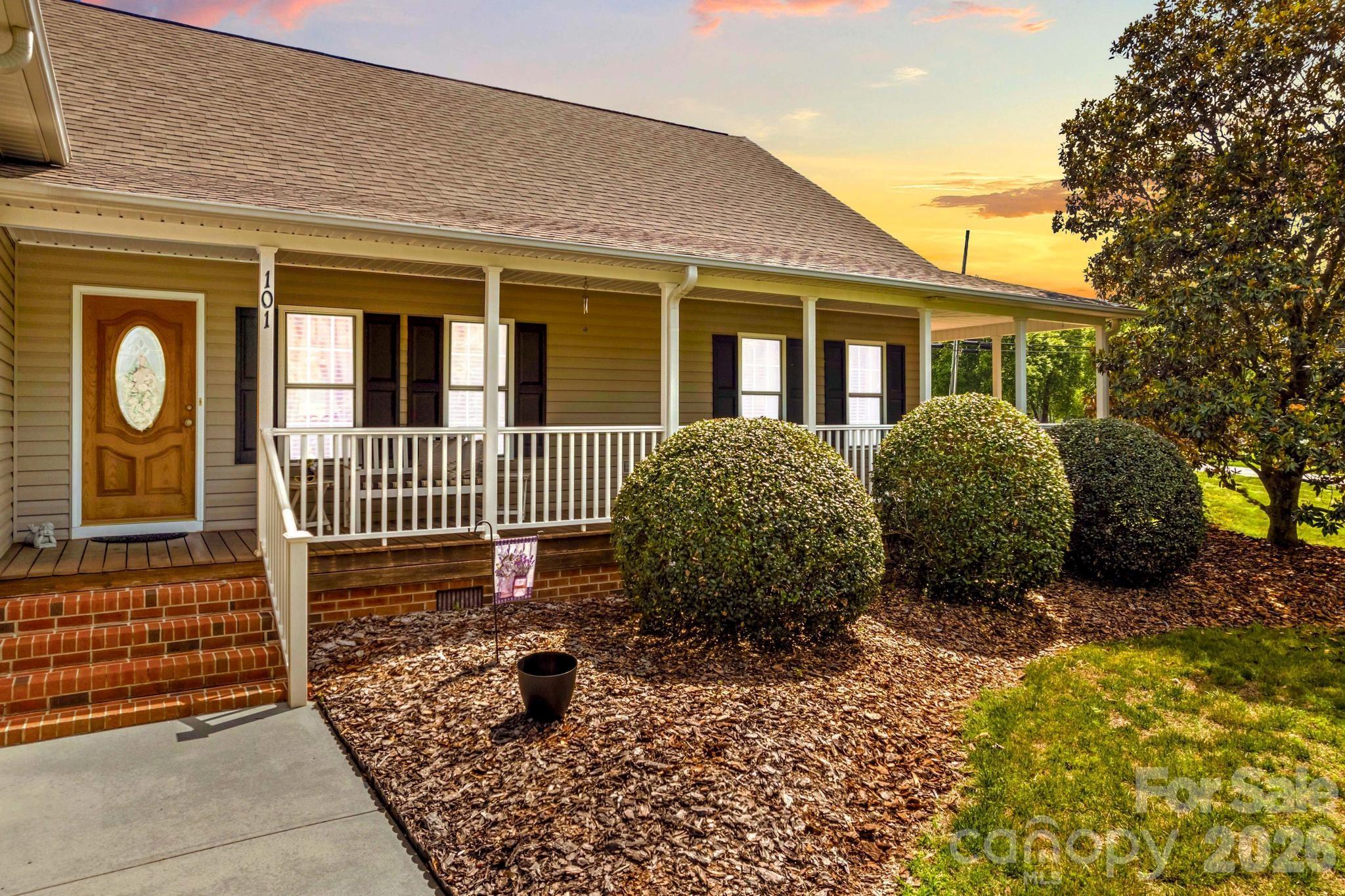 main property photo 4