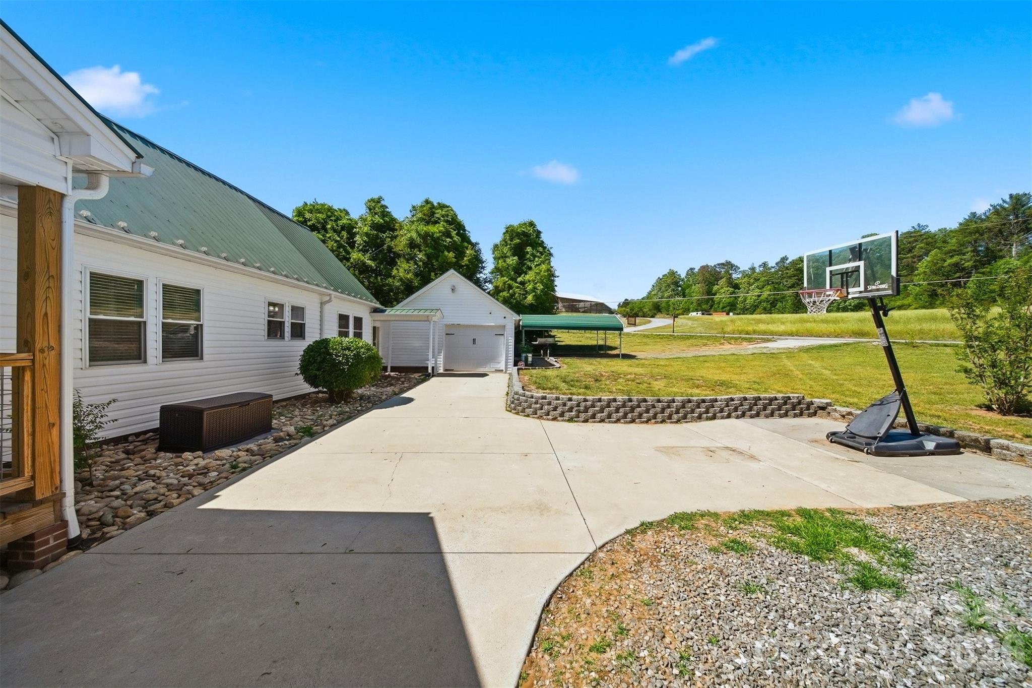 main property photo 33