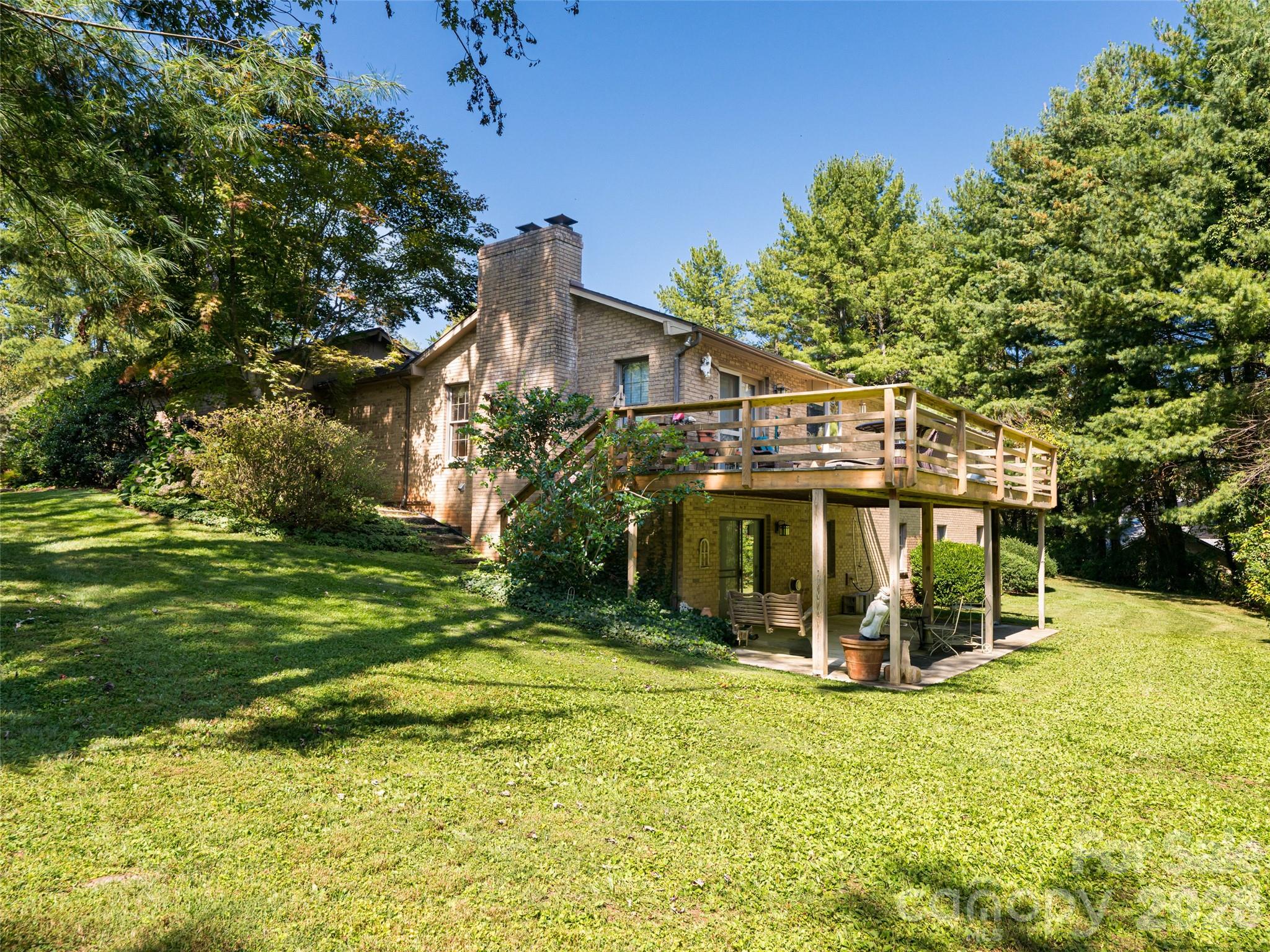 main property photo 11