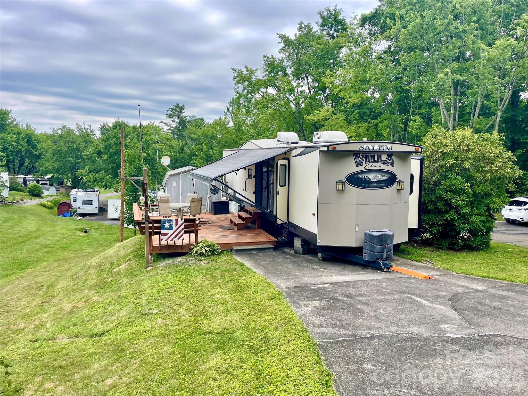 main property photo 14