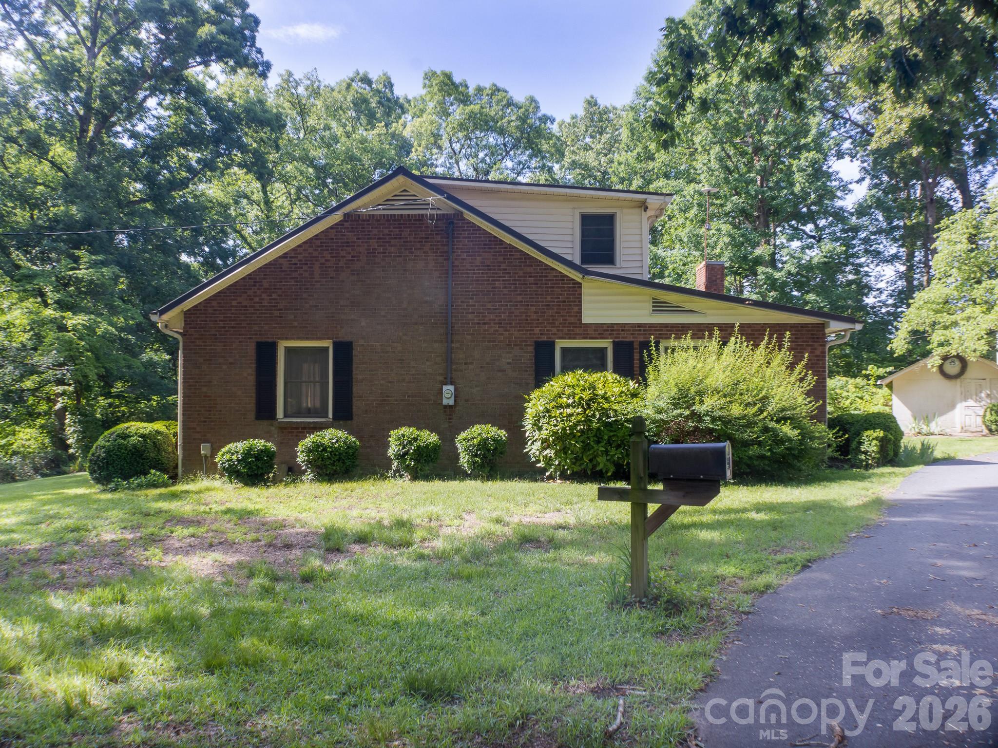 main property photo 13