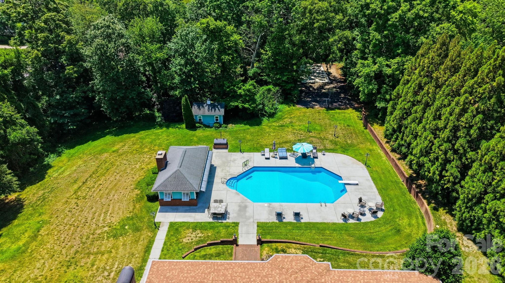 main property photo 41