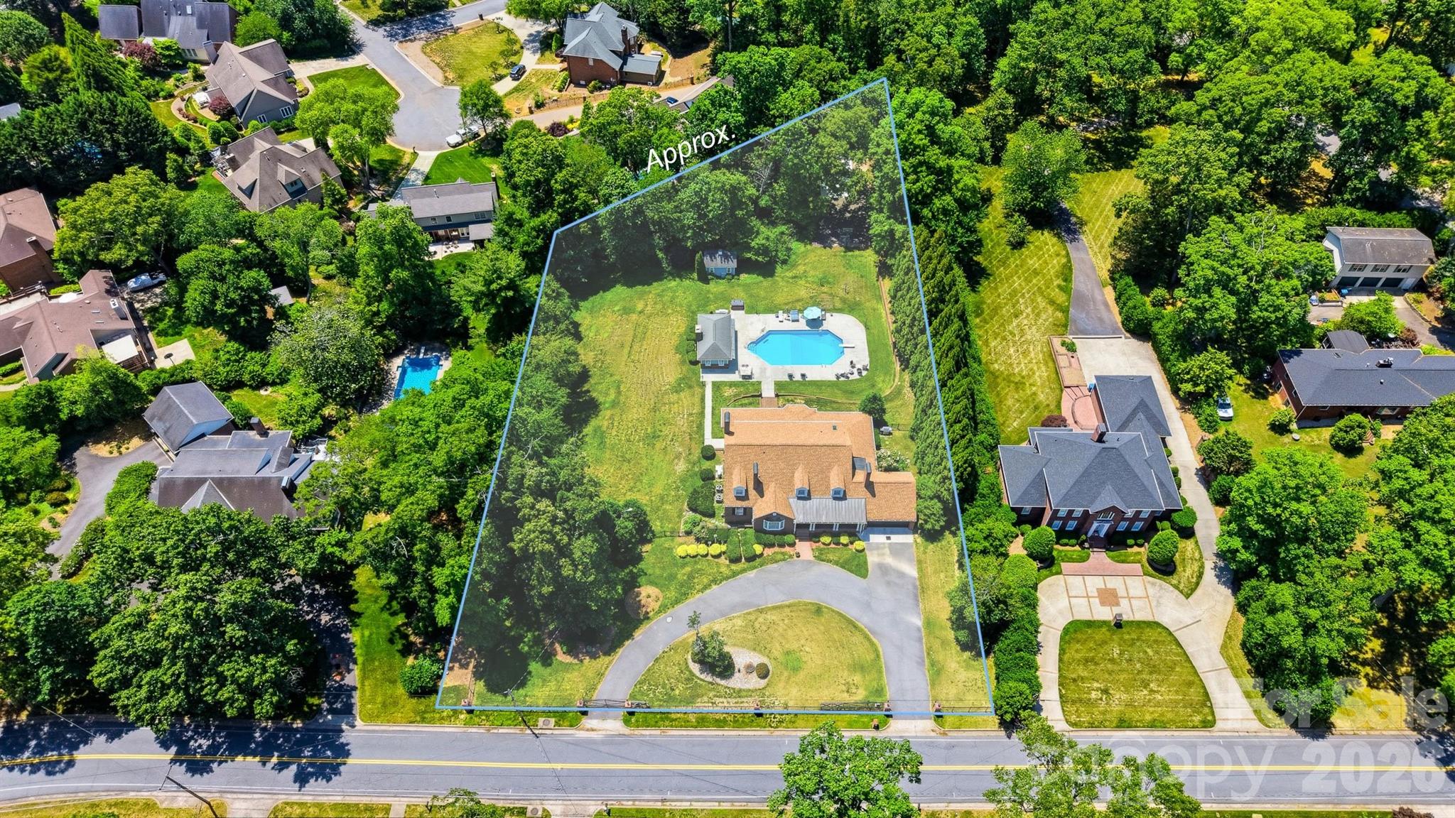 main property photo 45