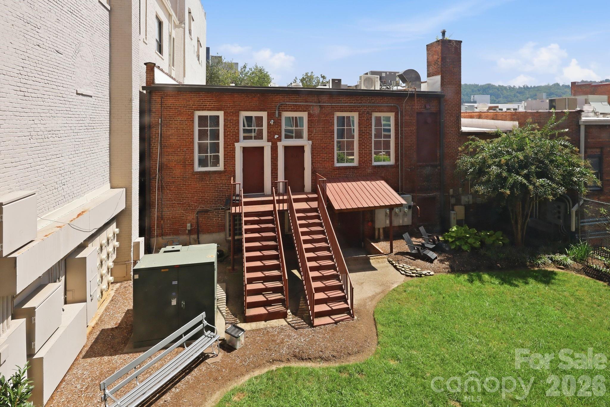 main property photo 31