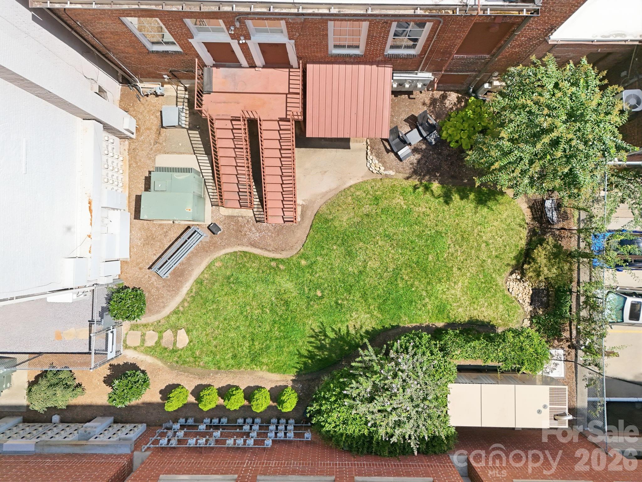 main property photo 33
