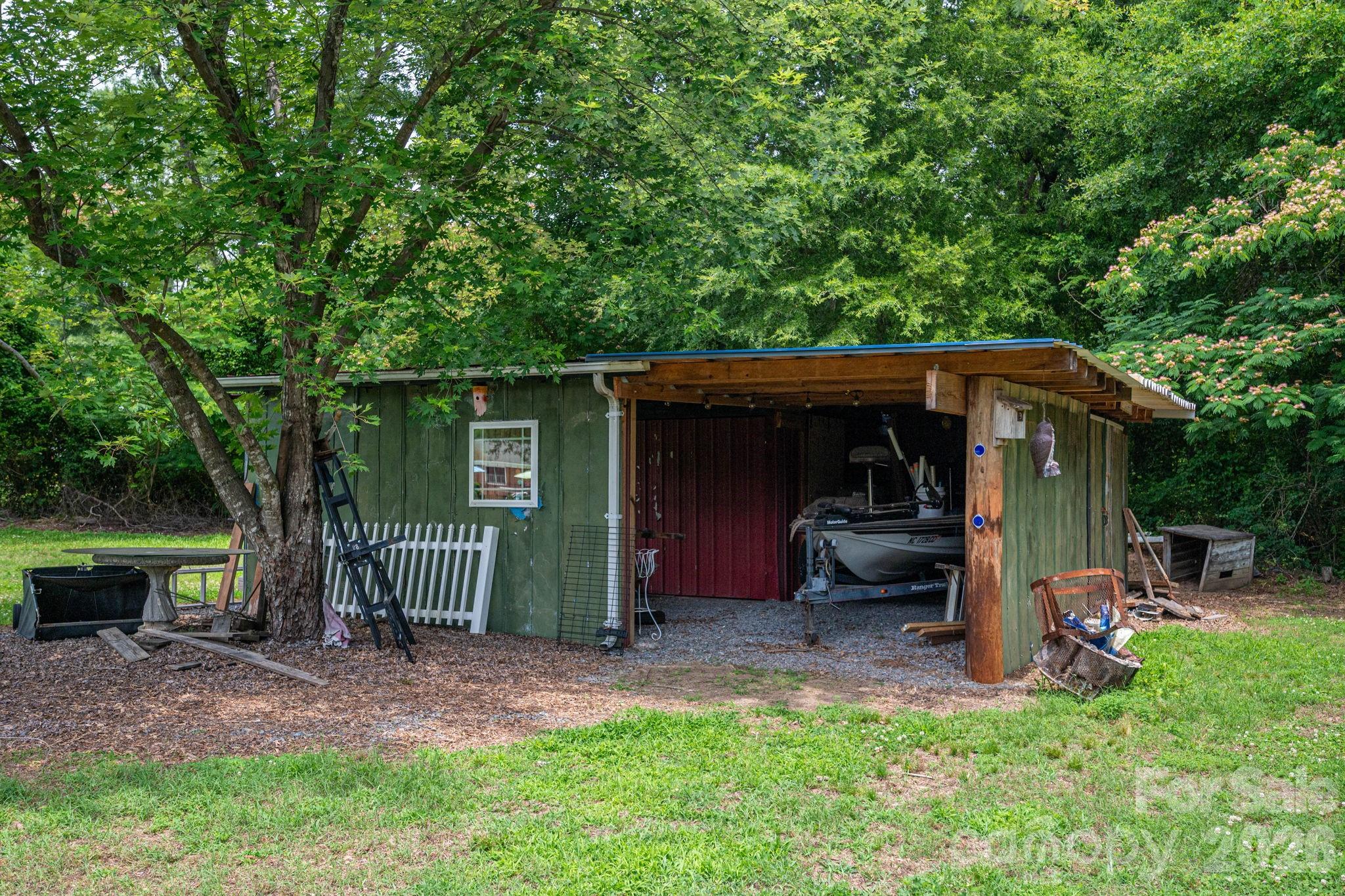 main property photo 29