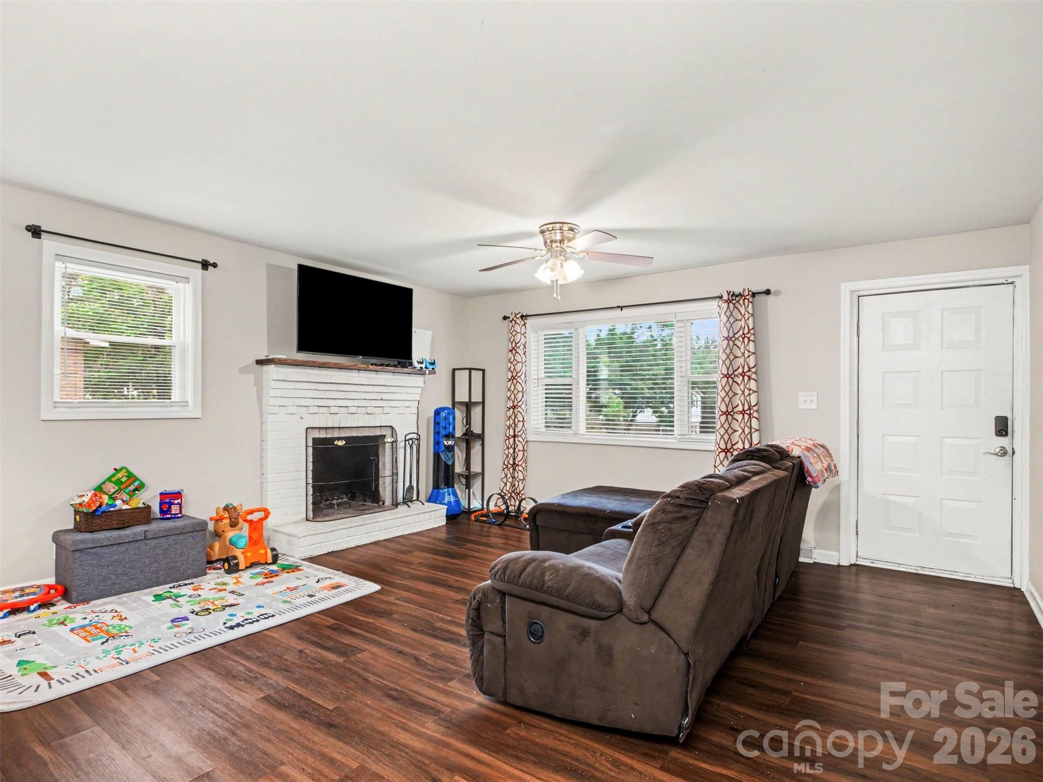 main property photo 5