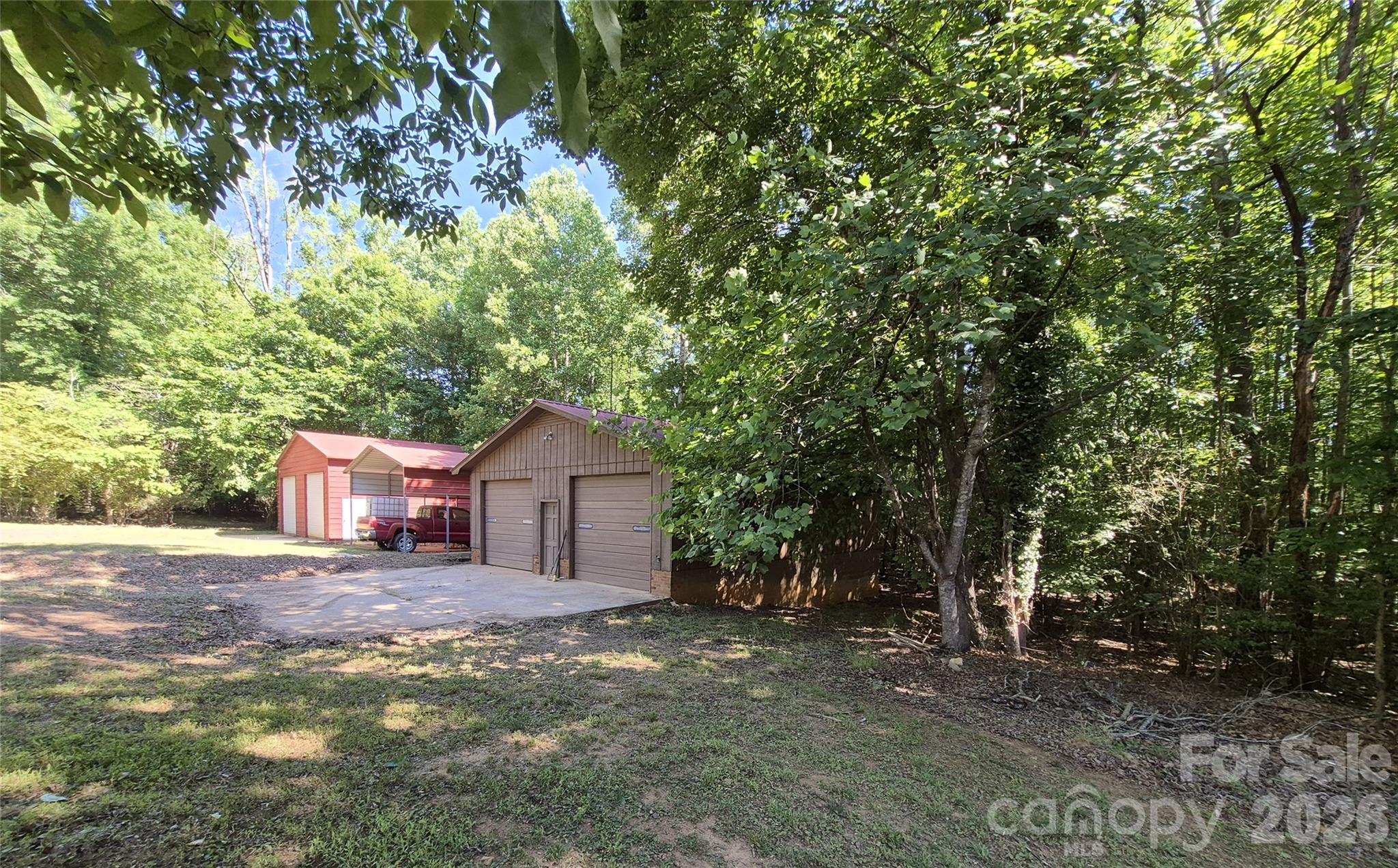 main property photo 40