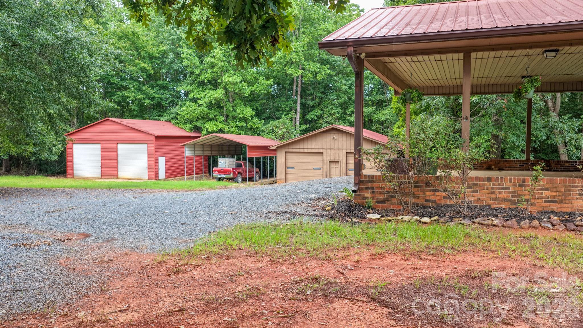 main property photo 41