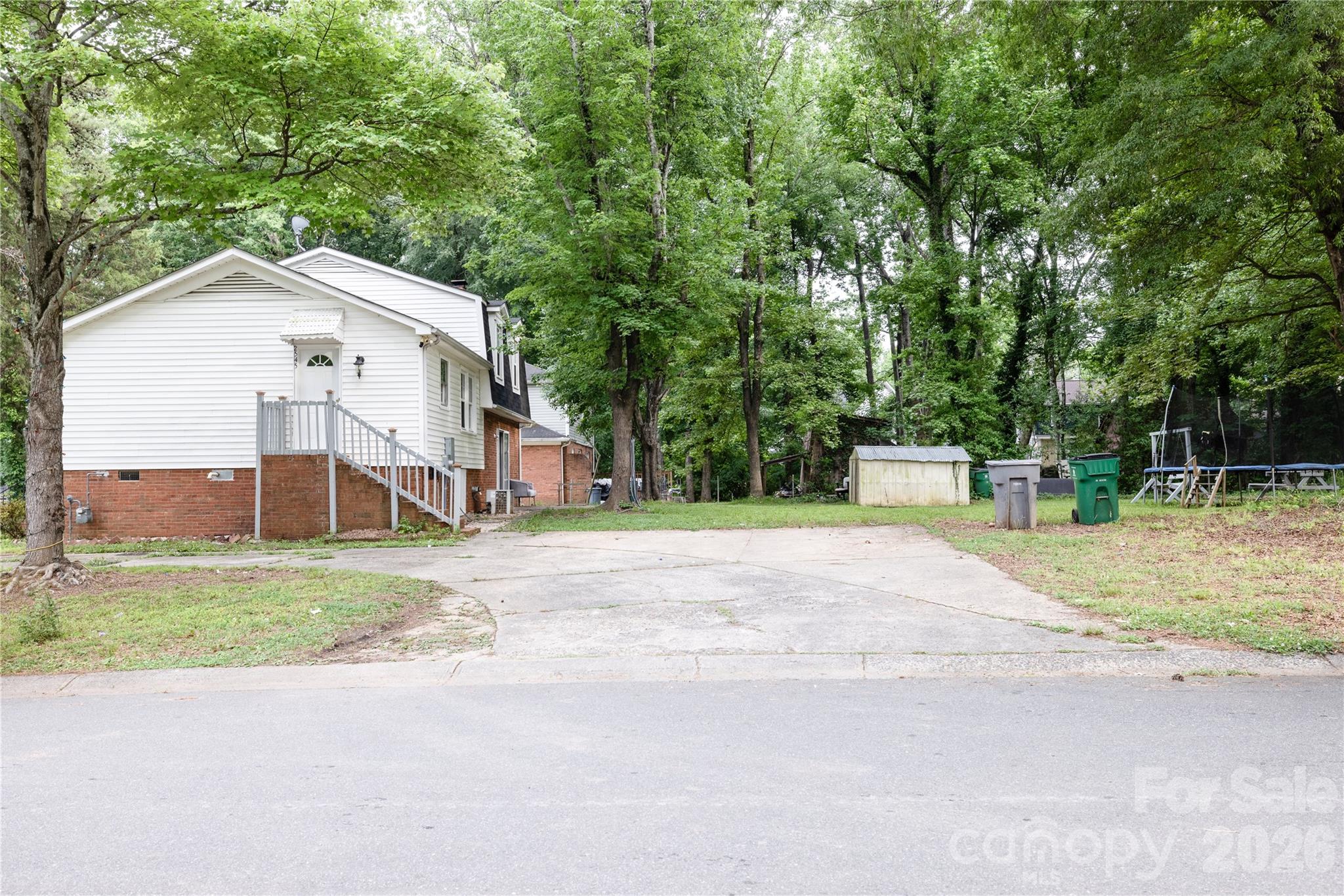 main property photo 23