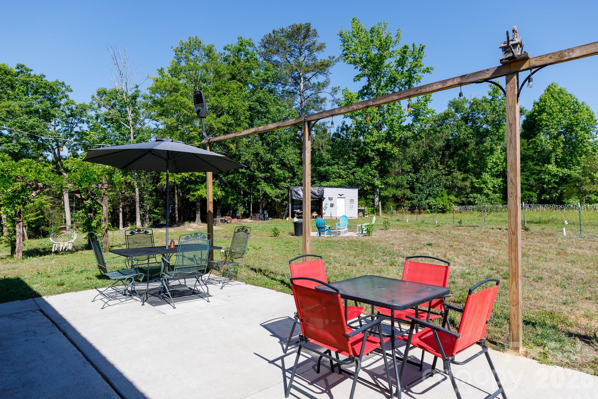 main property photo 28