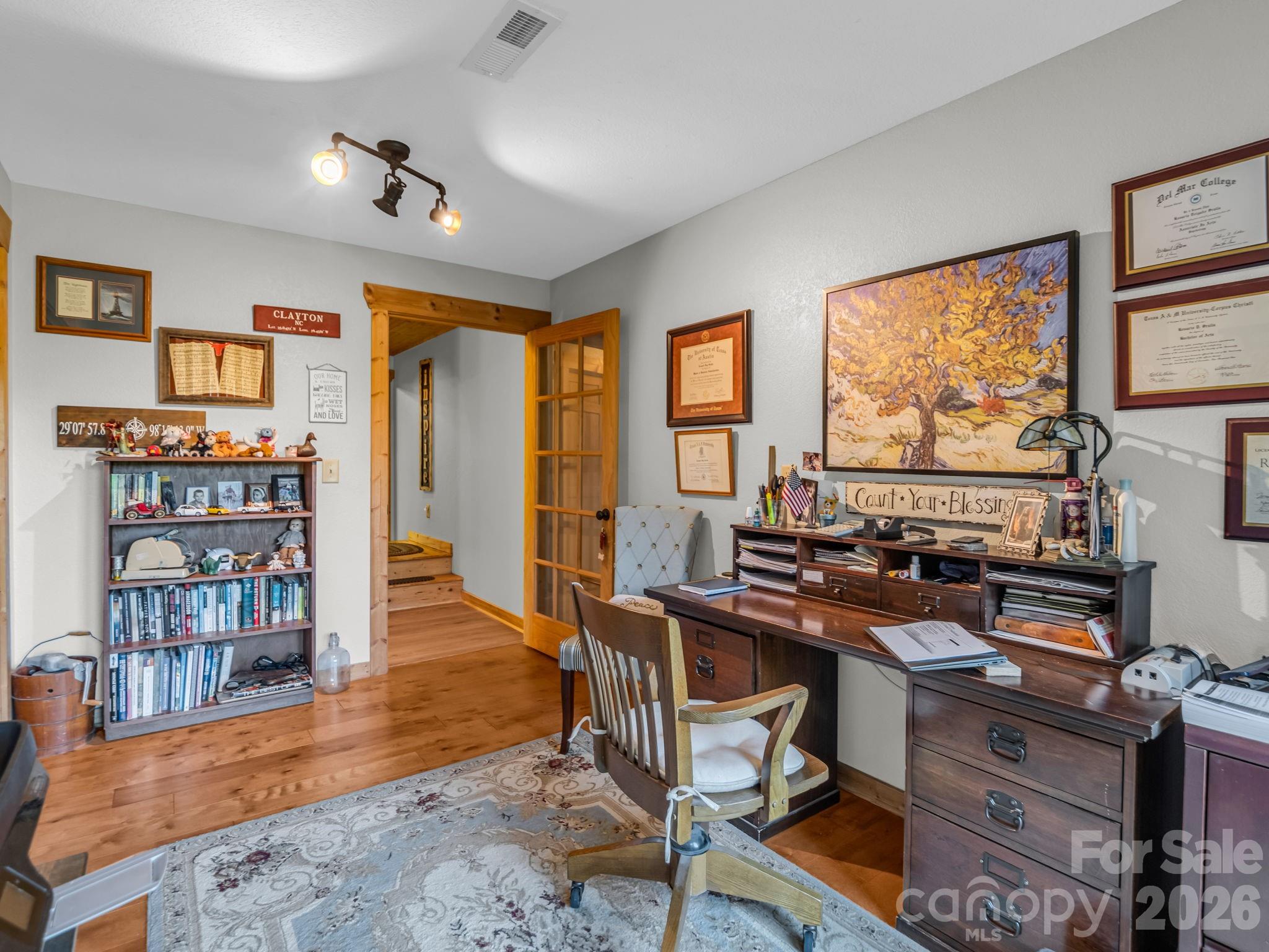 main property photo 32