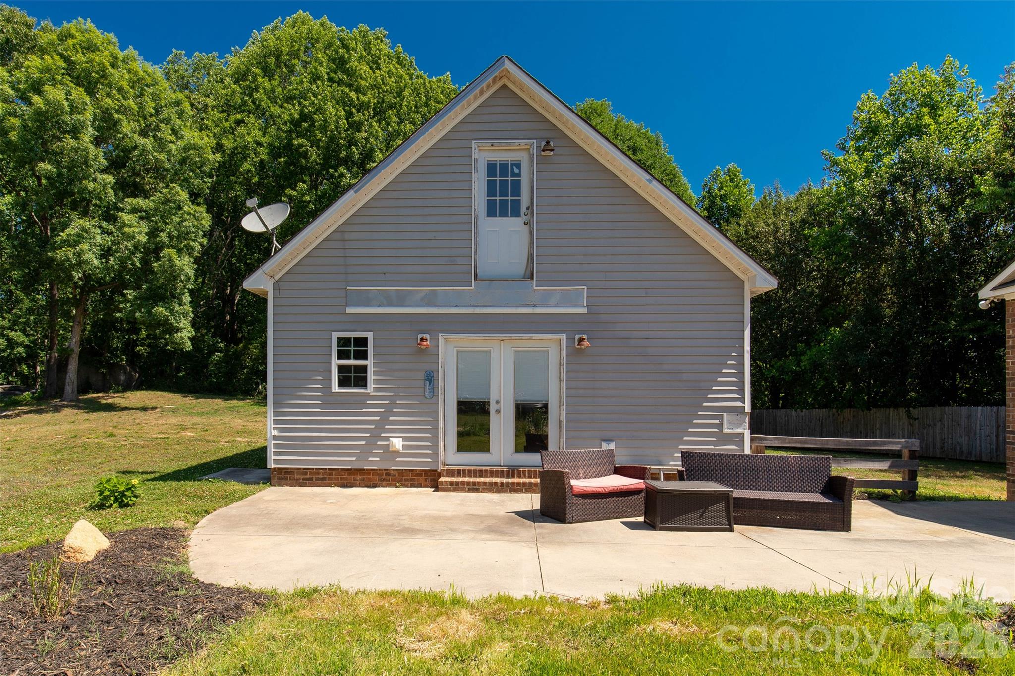 main property photo 20