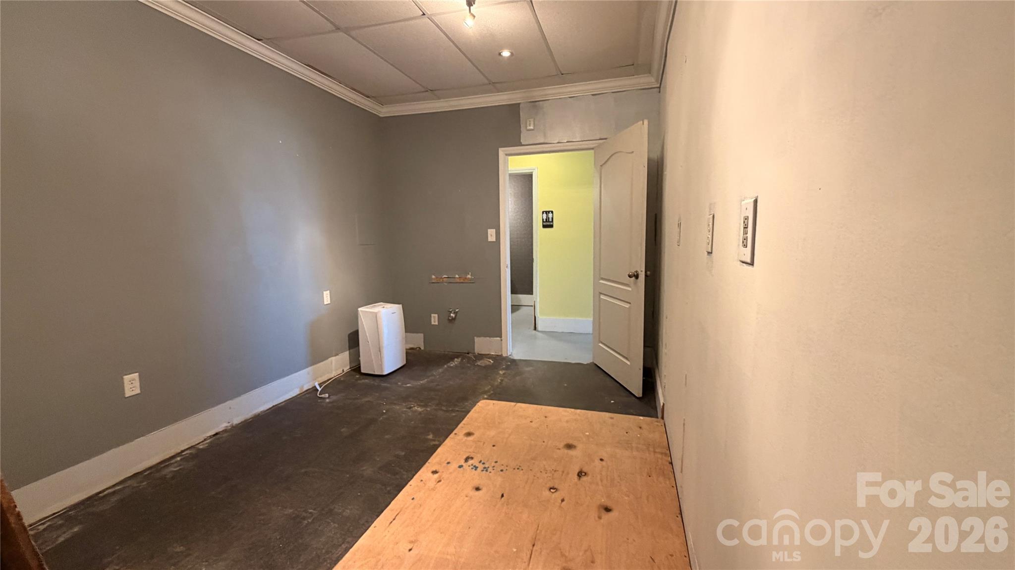 main property photo 8