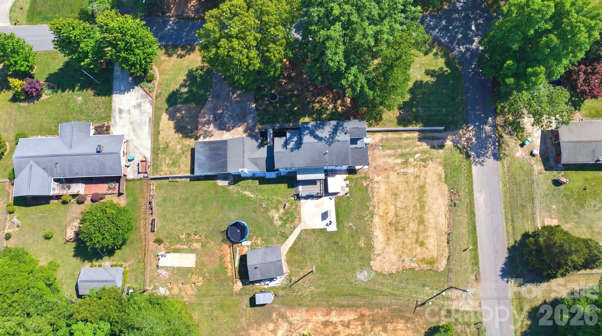 main property photo 37