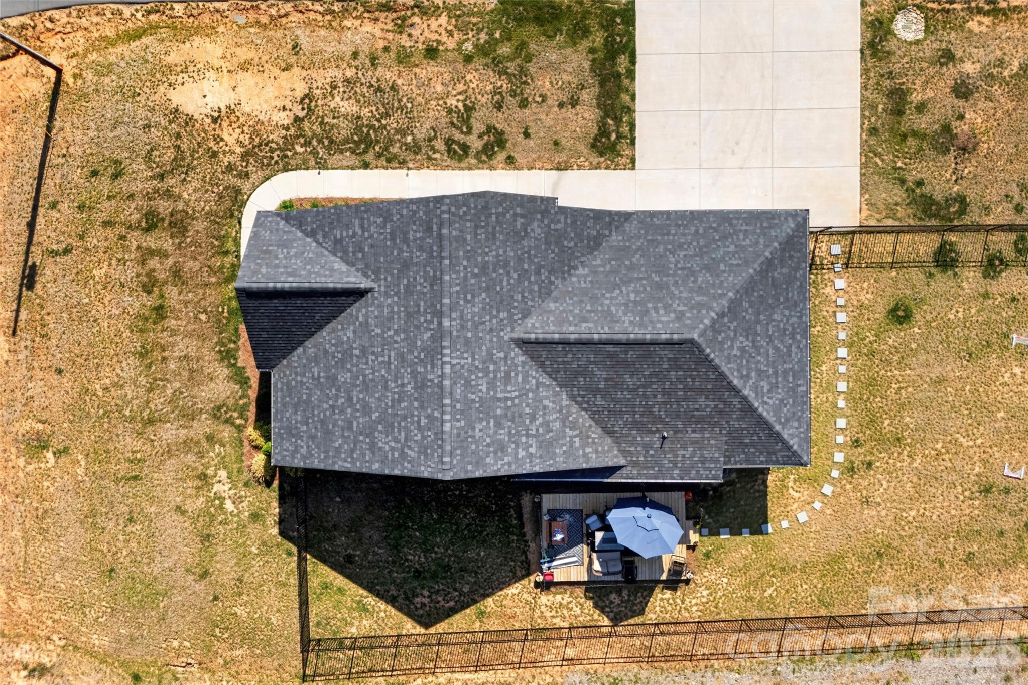 main property photo 25