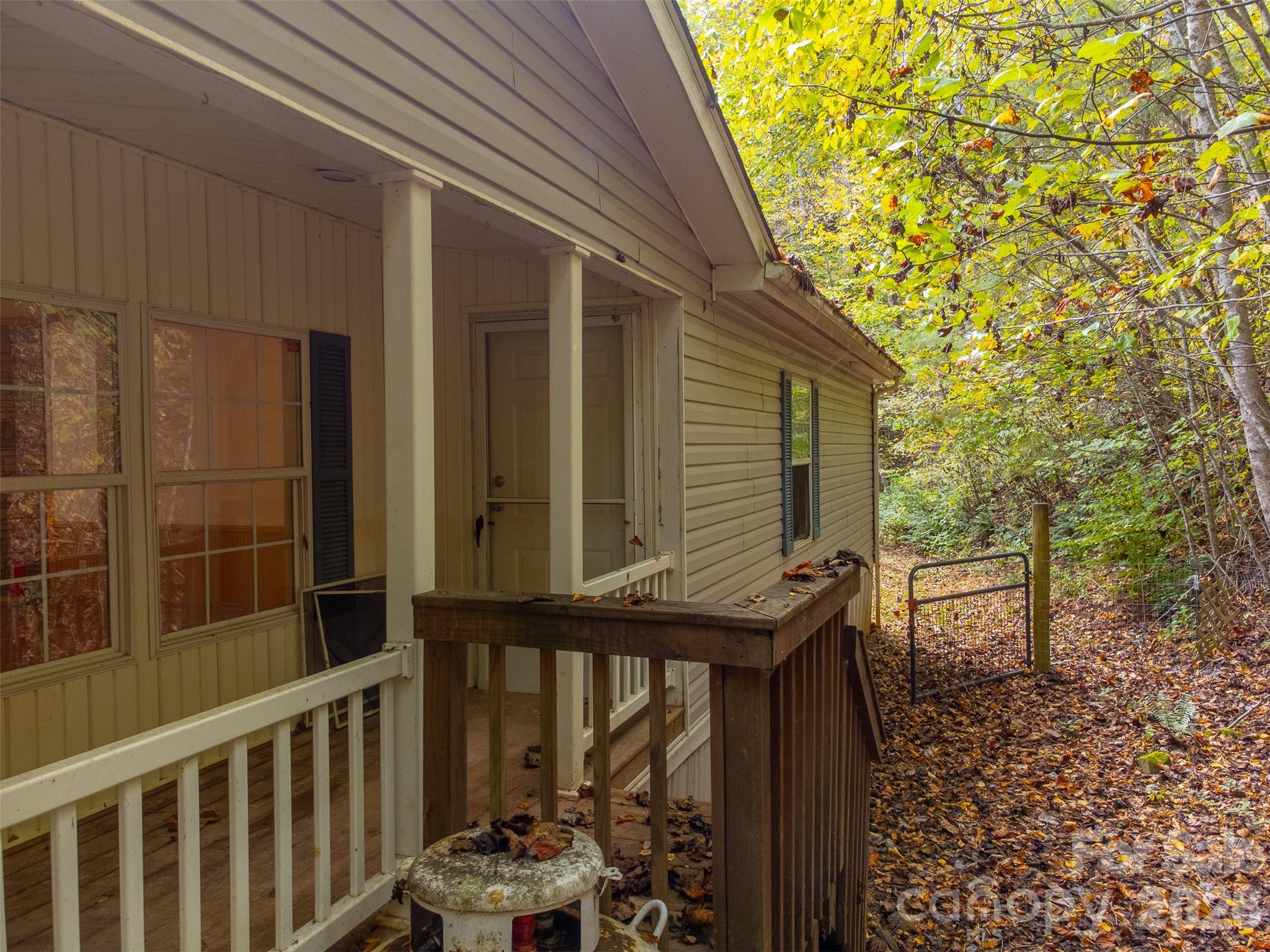 main property photo 32
