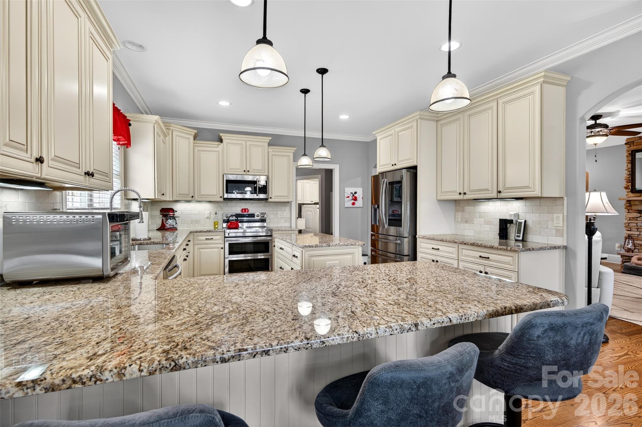 main property photo 9