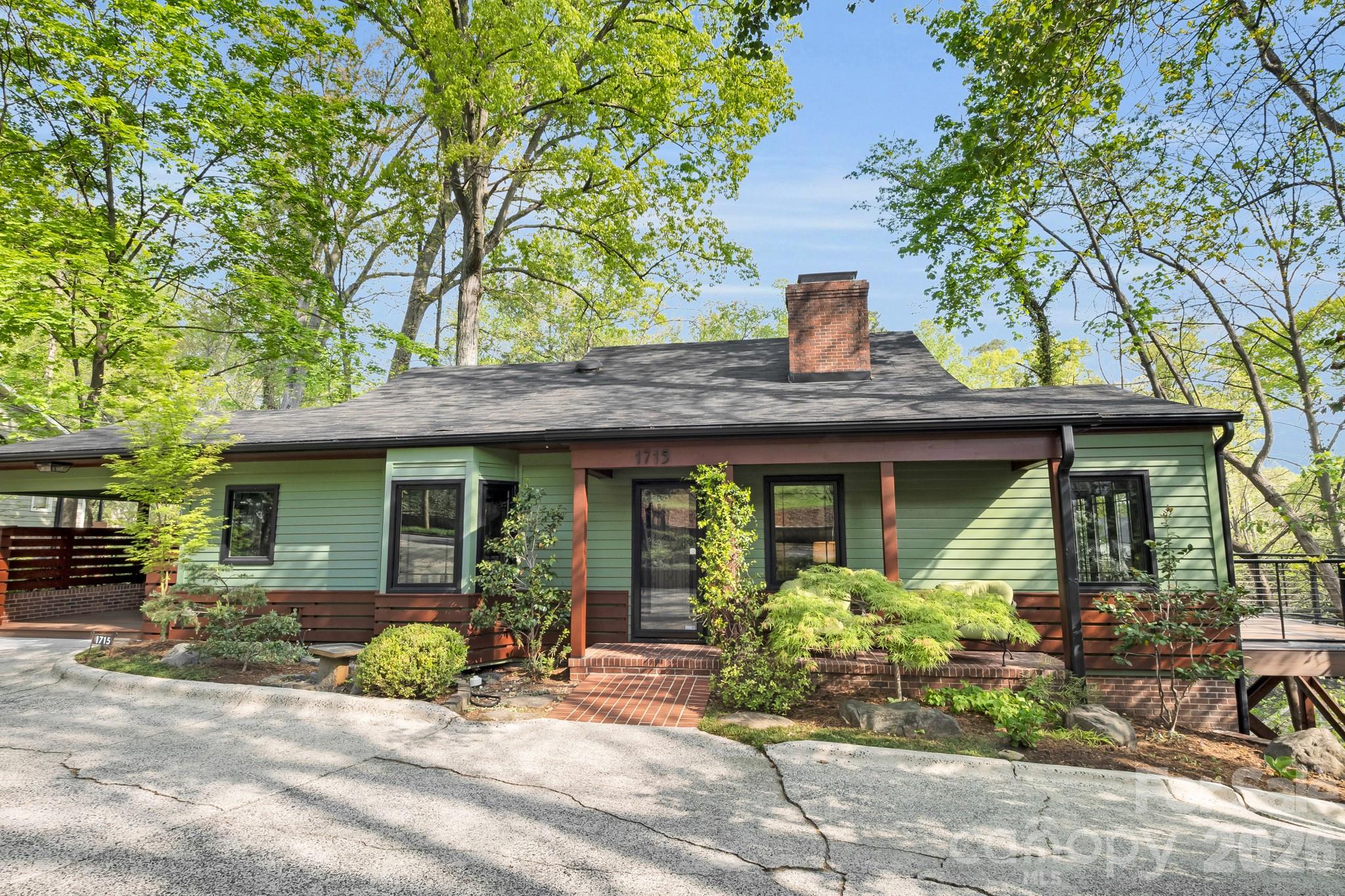 main property photo 5