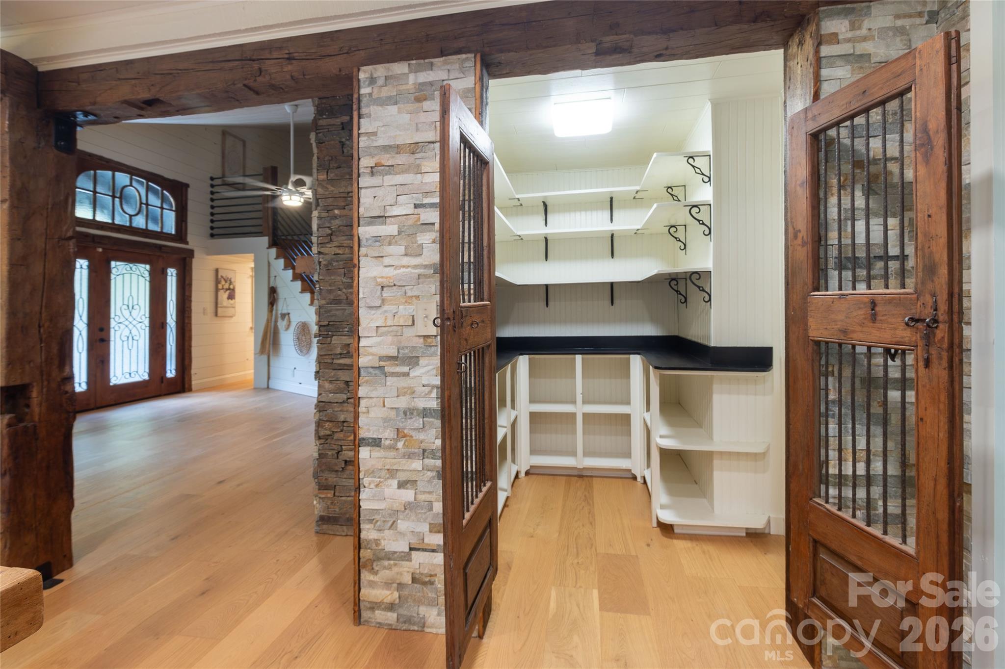 main property photo 14