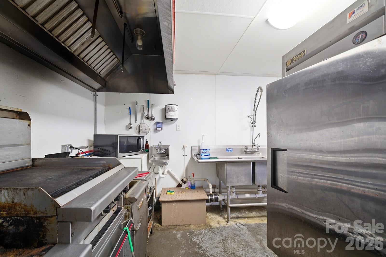 main property photo 33