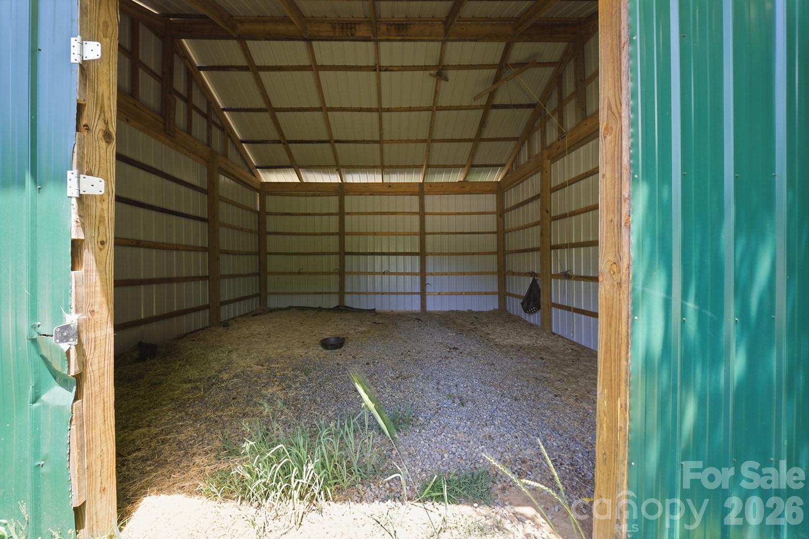 main property photo 40