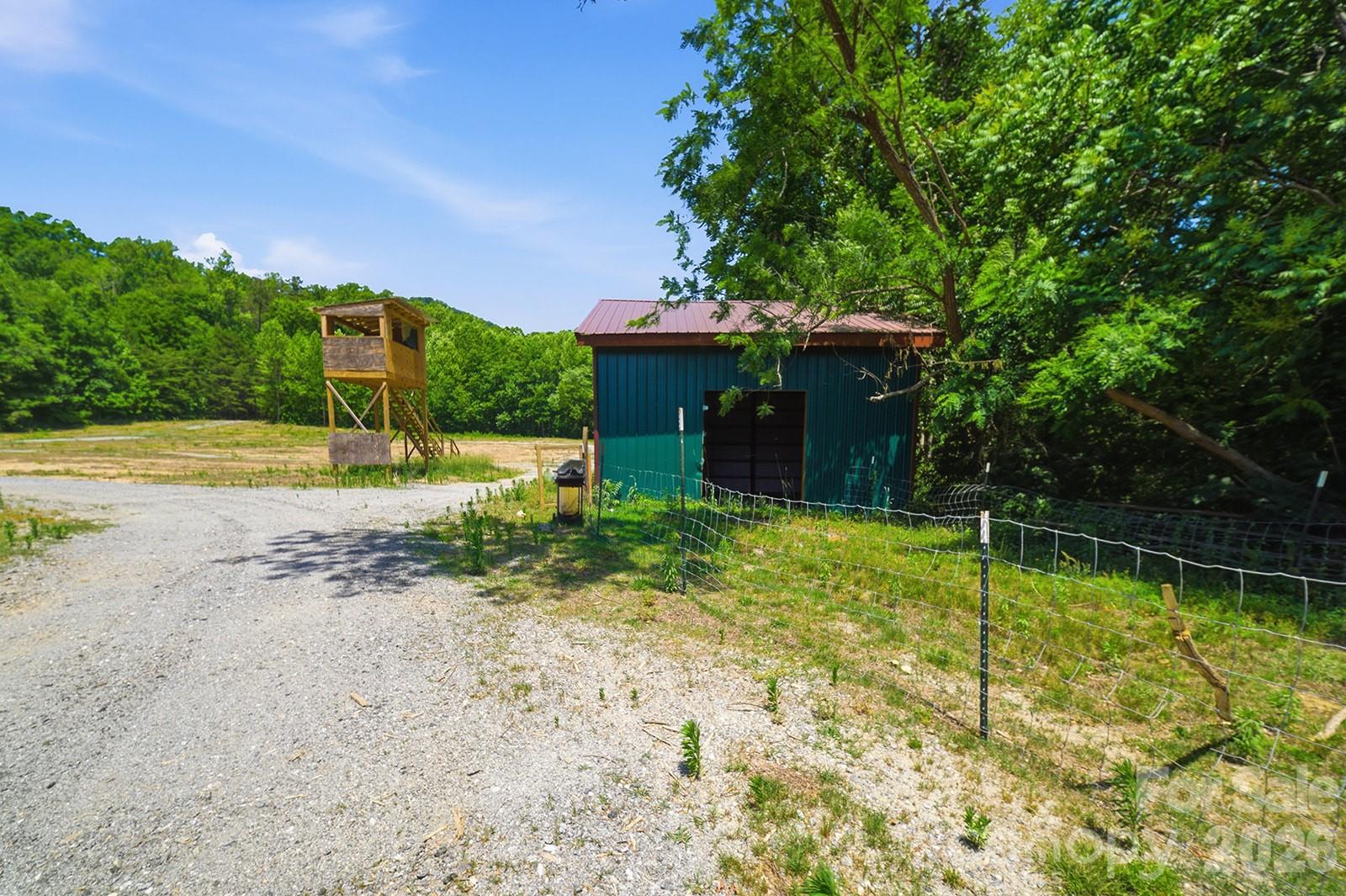 main property photo 41