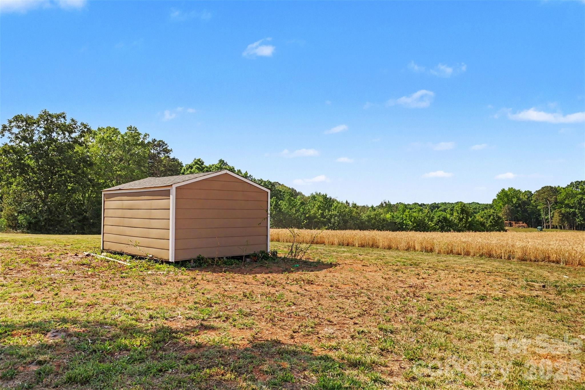 main property photo 13