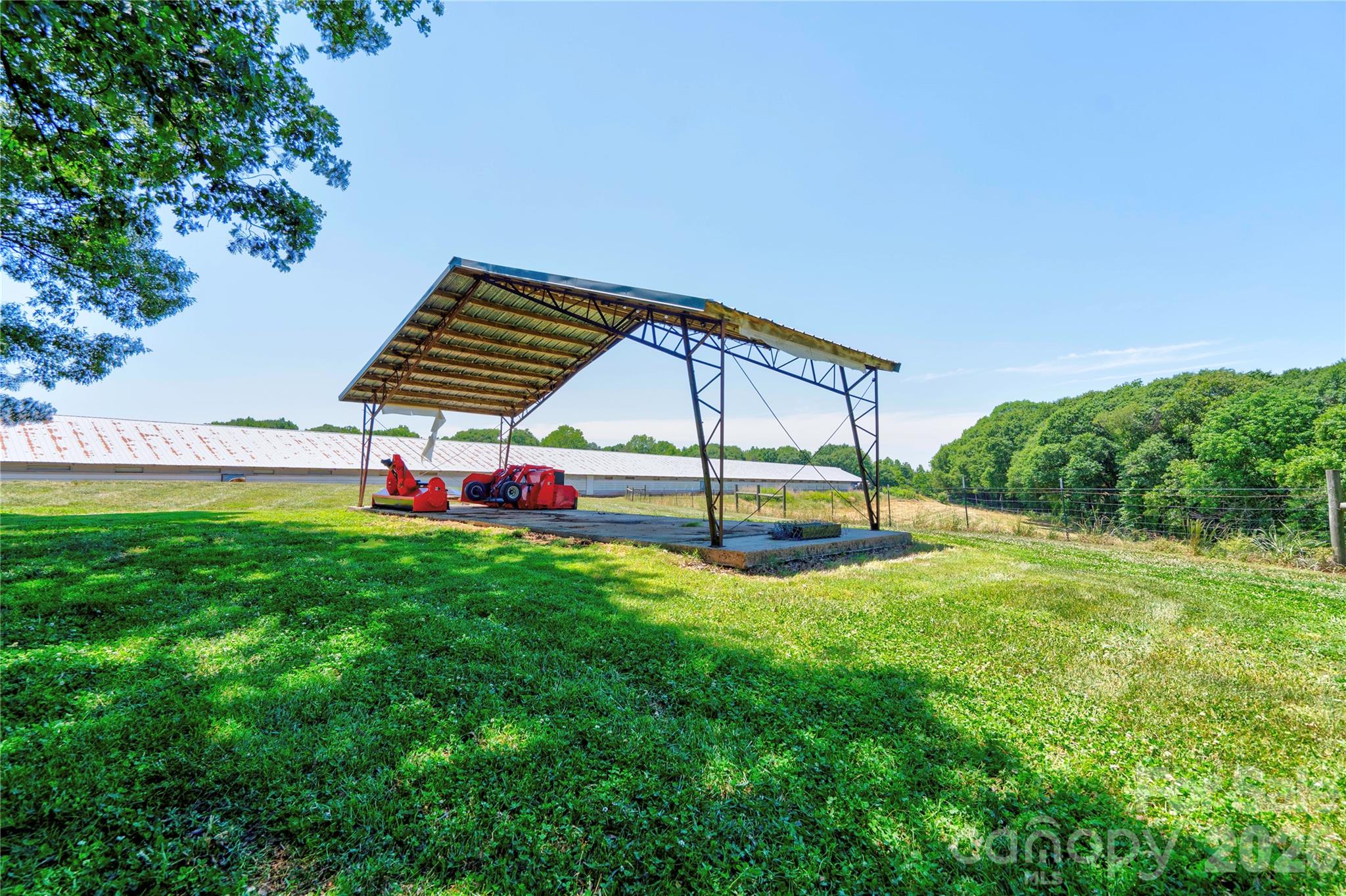 main property photo 11