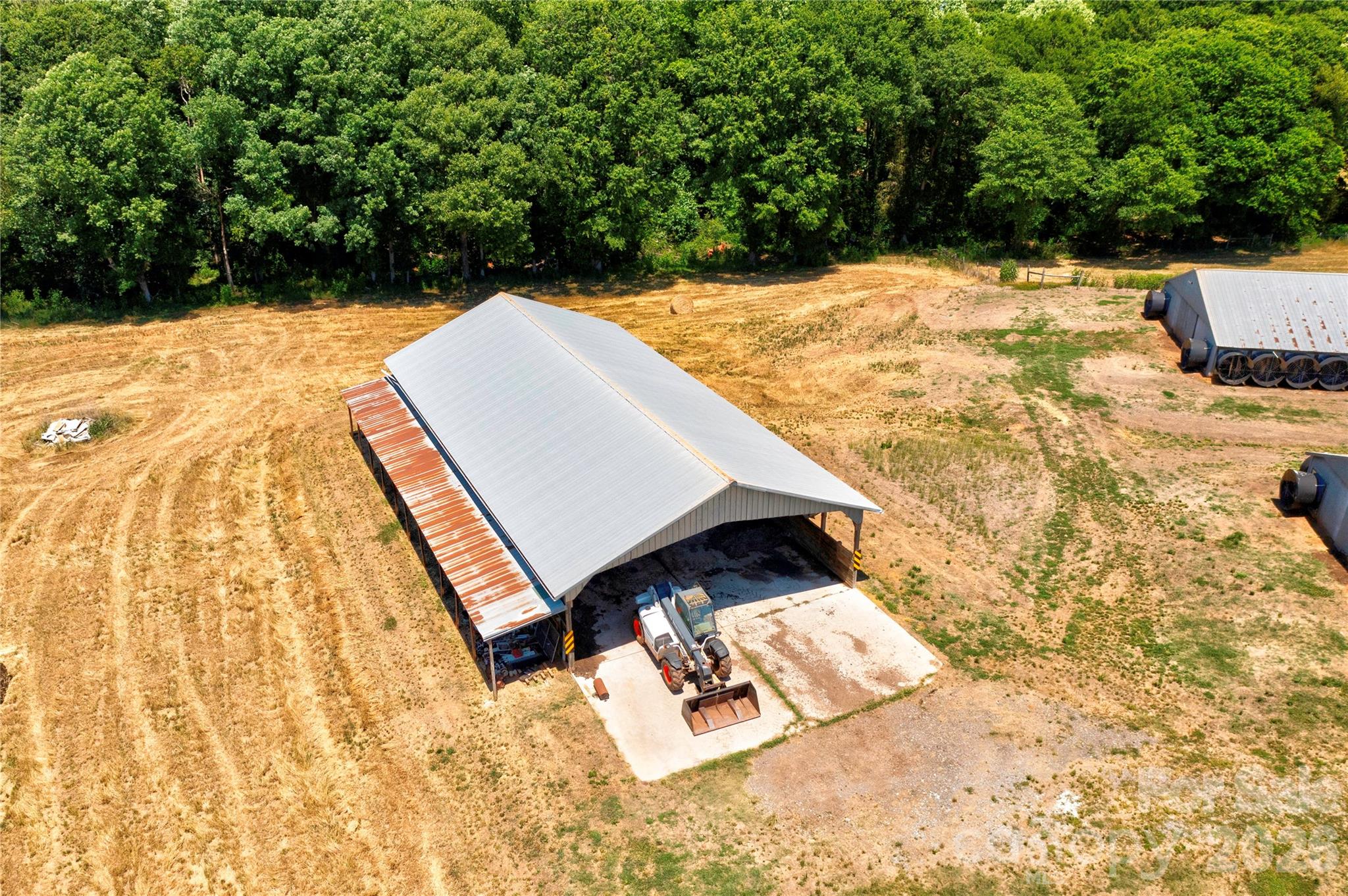 main property photo 7