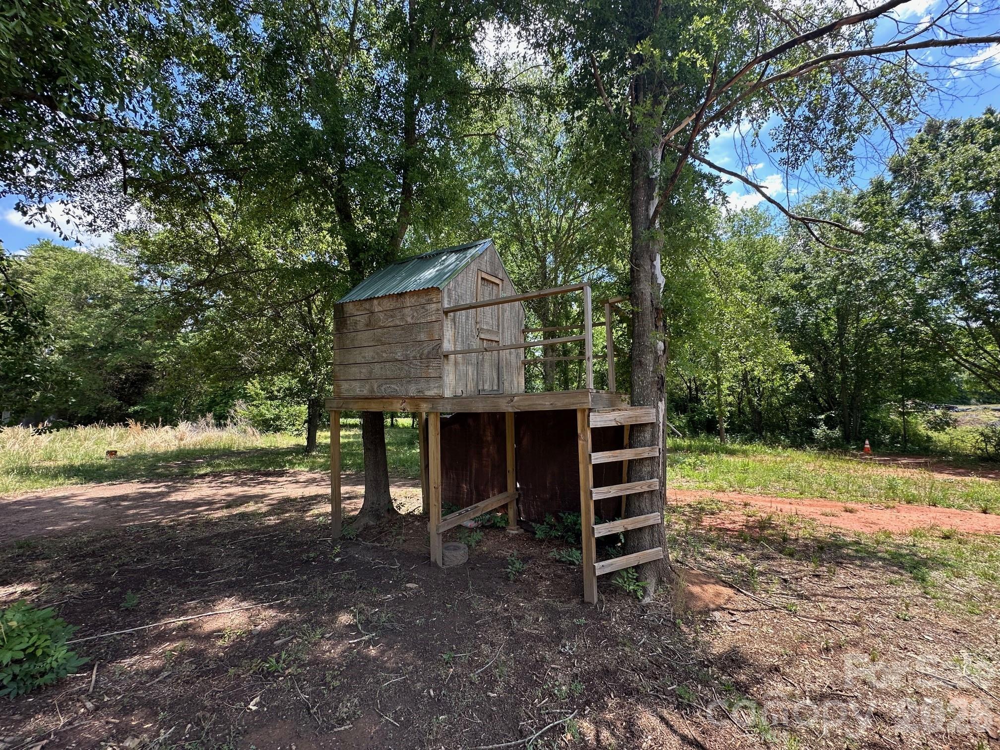 main property photo 27
