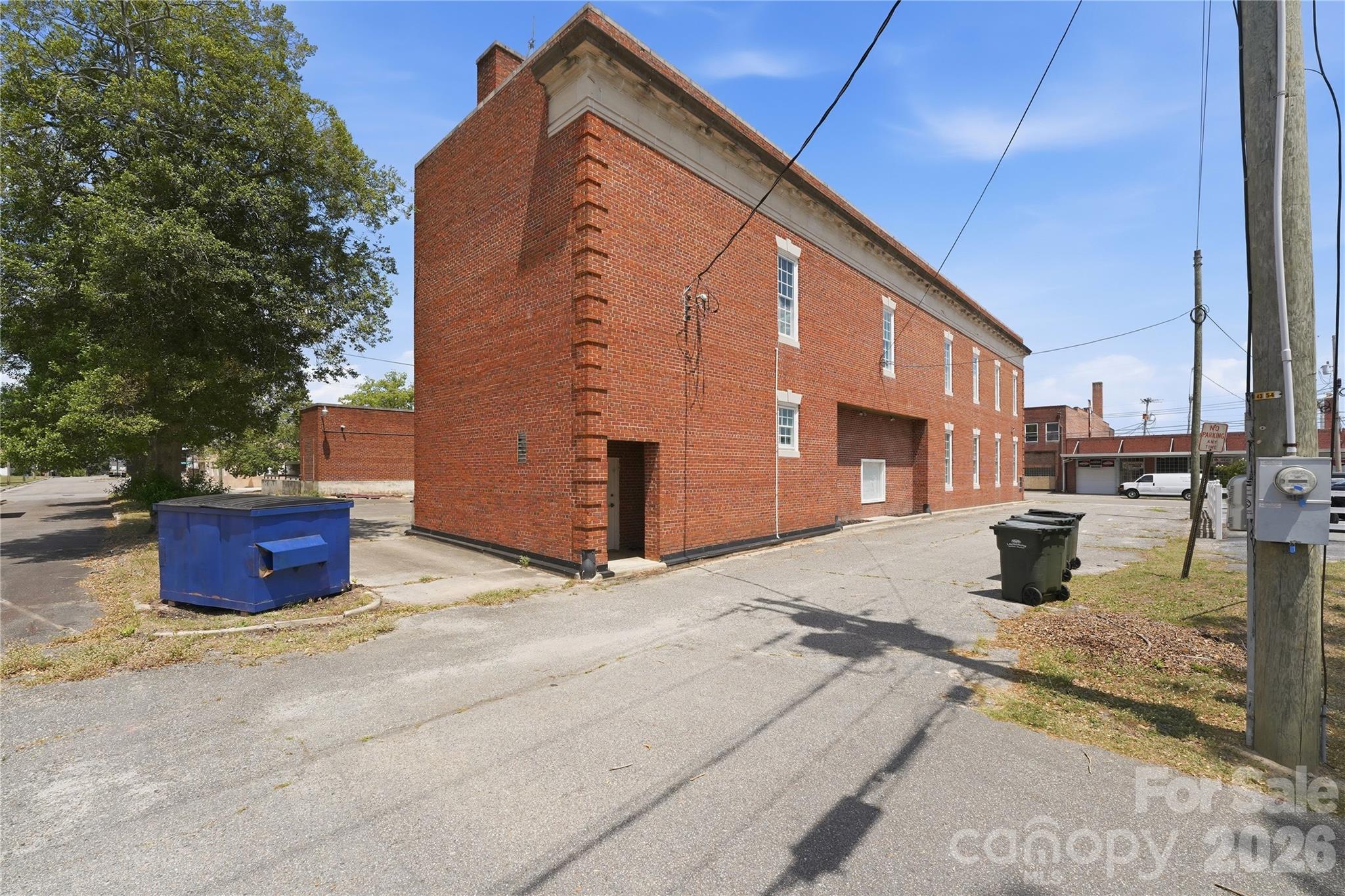 main property photo 40