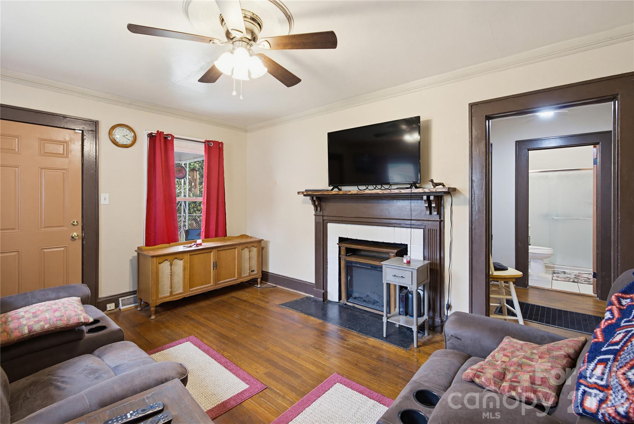main property photo 8
