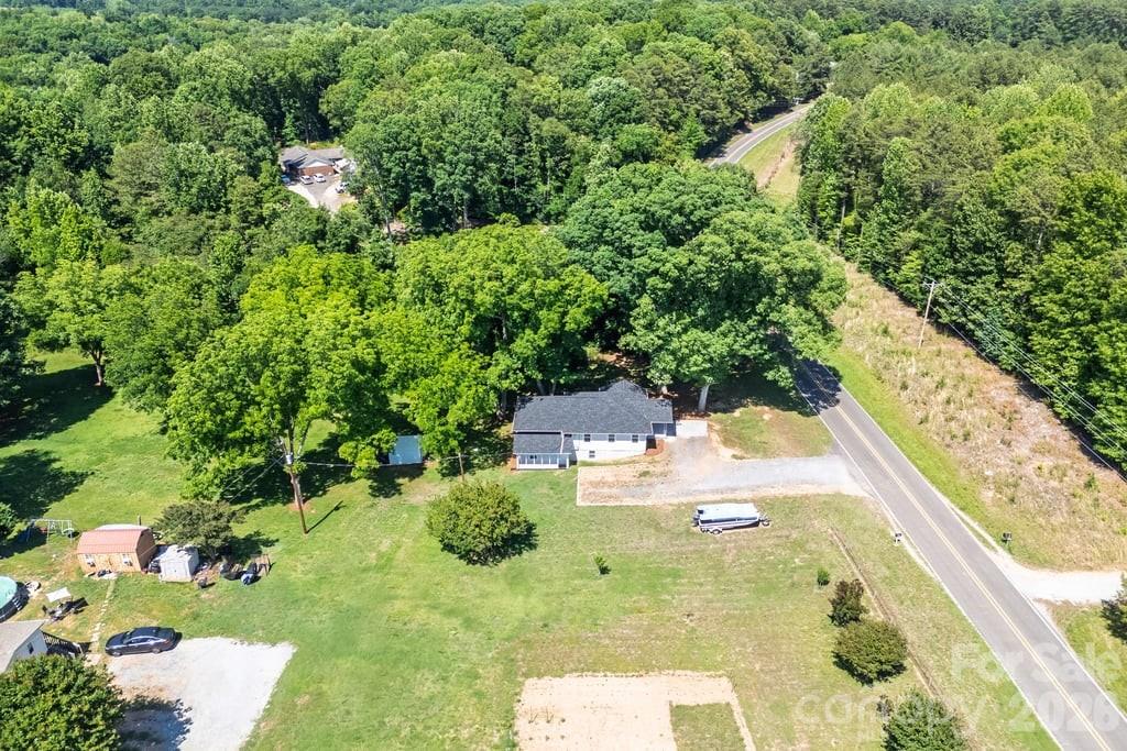 main property photo 40