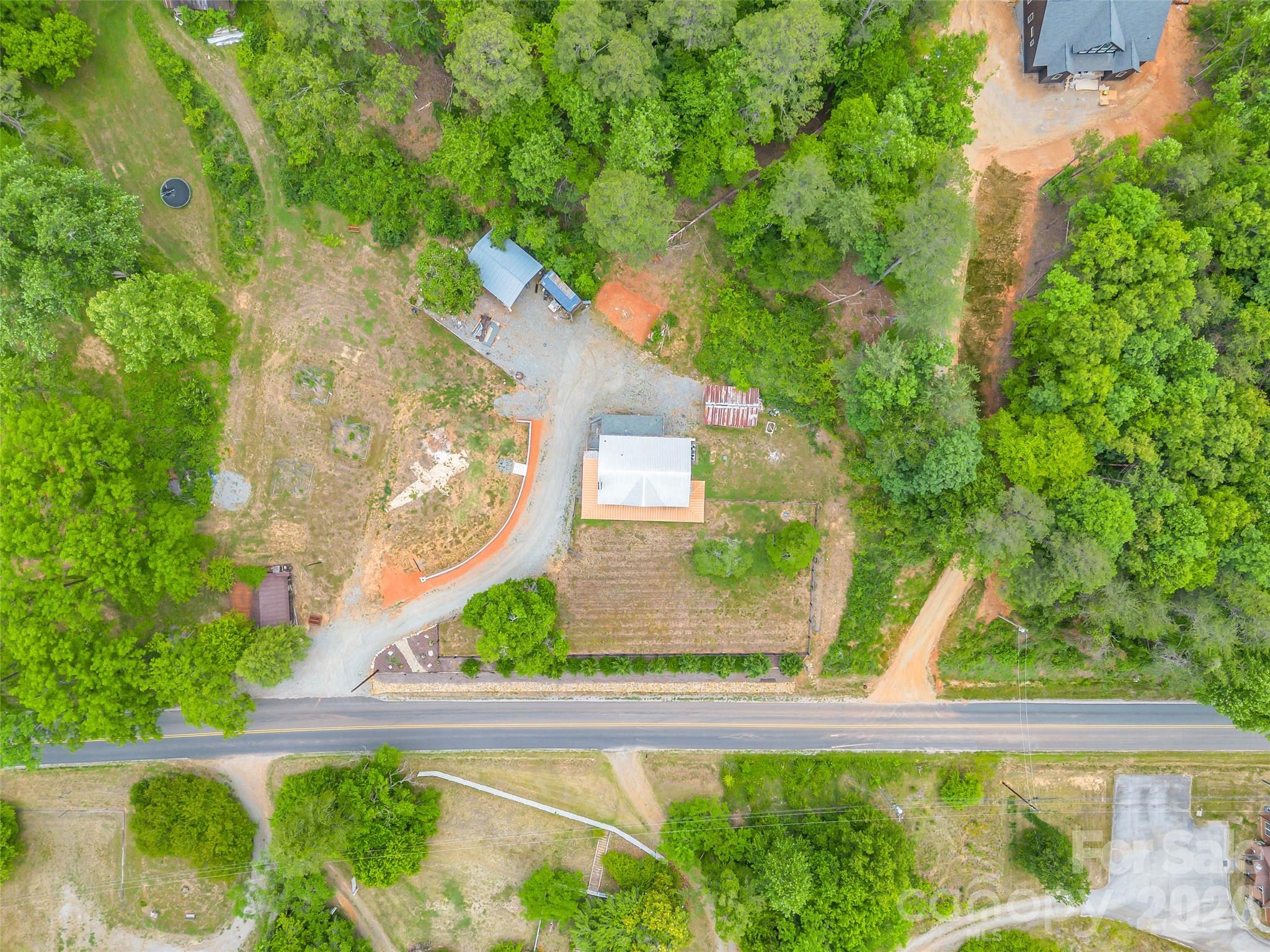 main property photo 30
