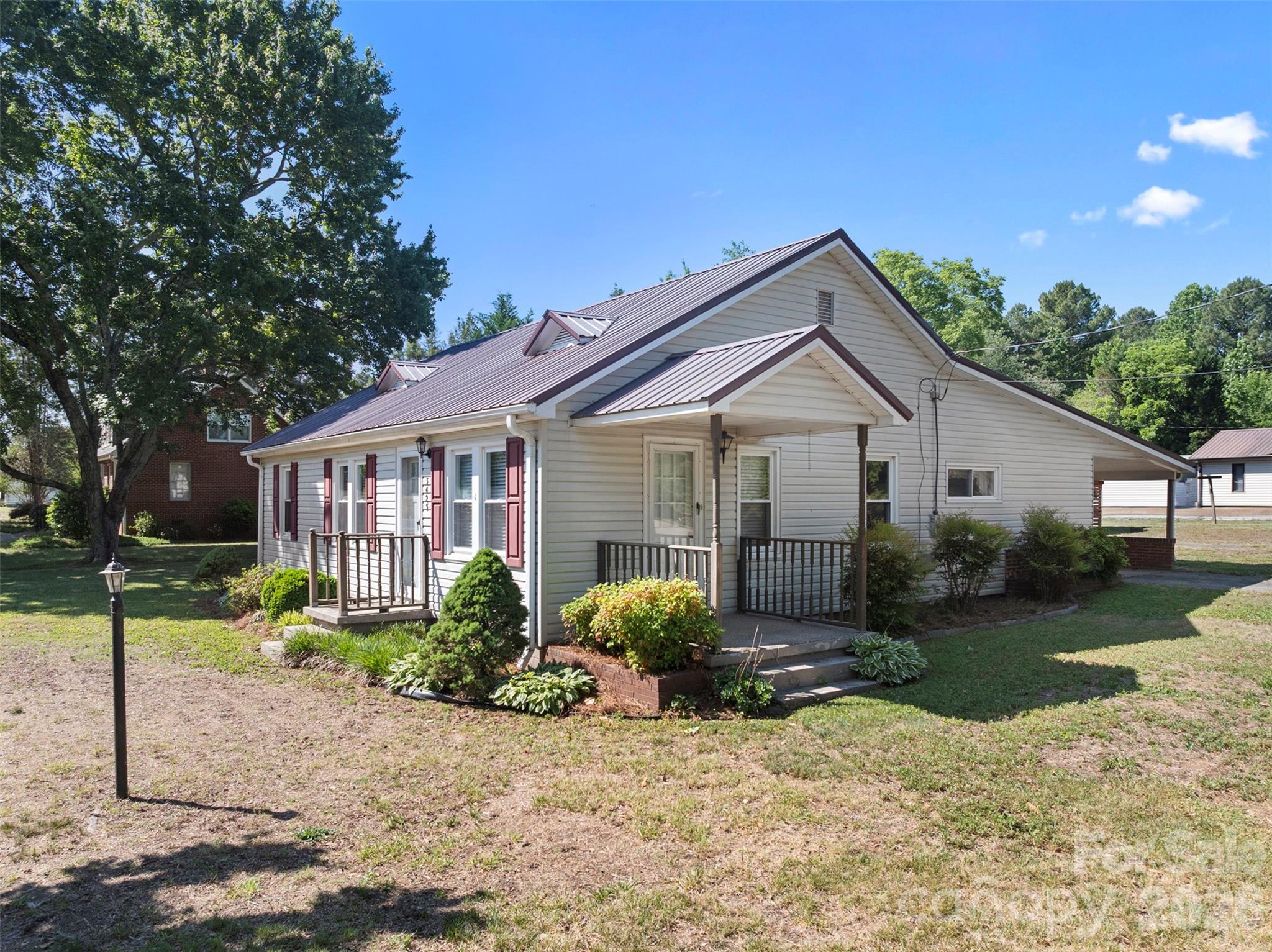 main property photo 20