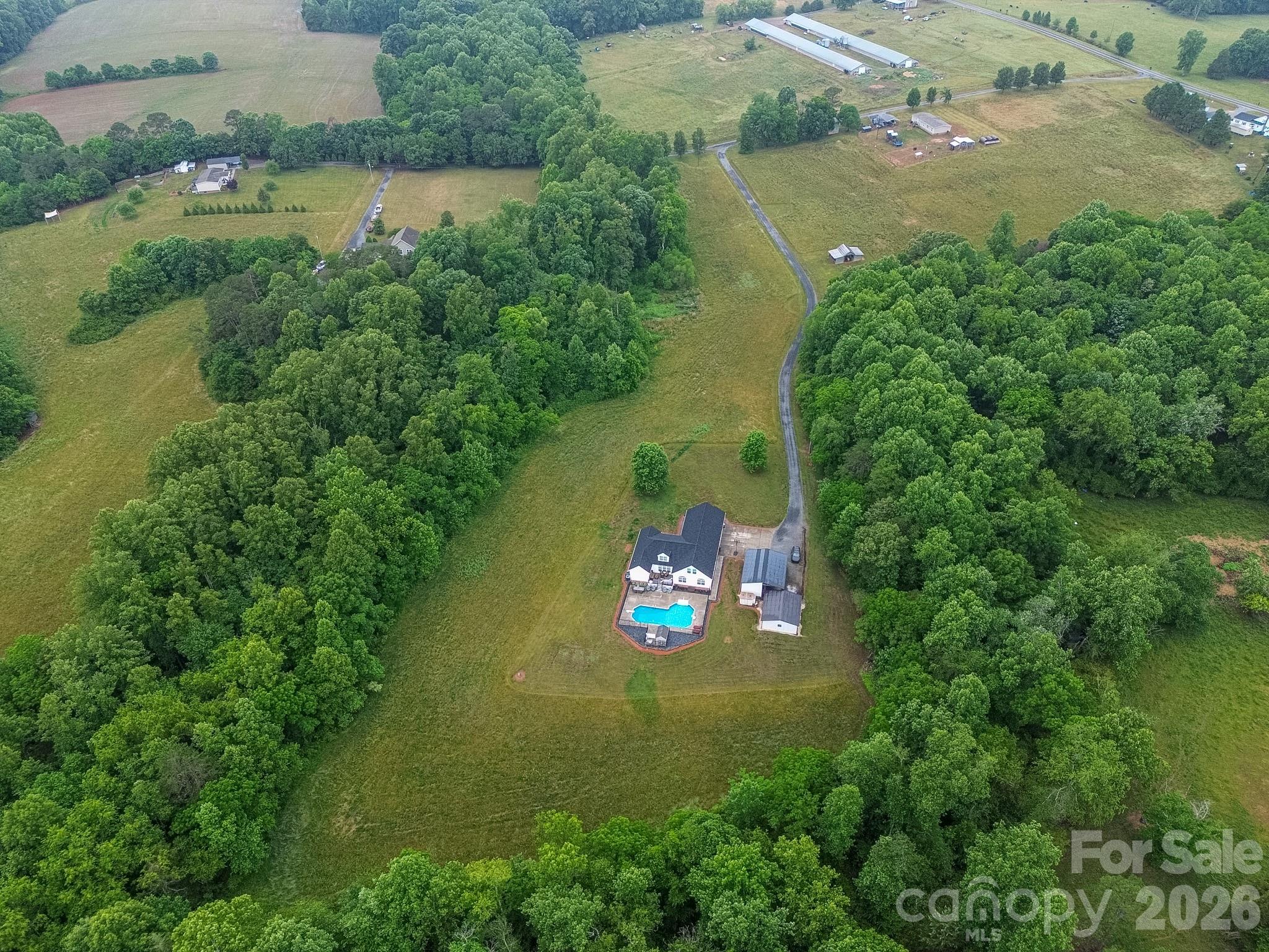 main property photo 10