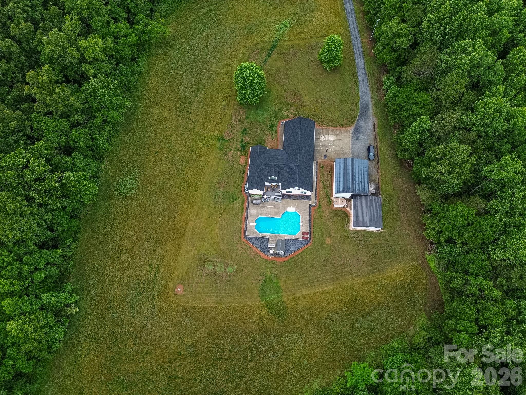 main property photo 11