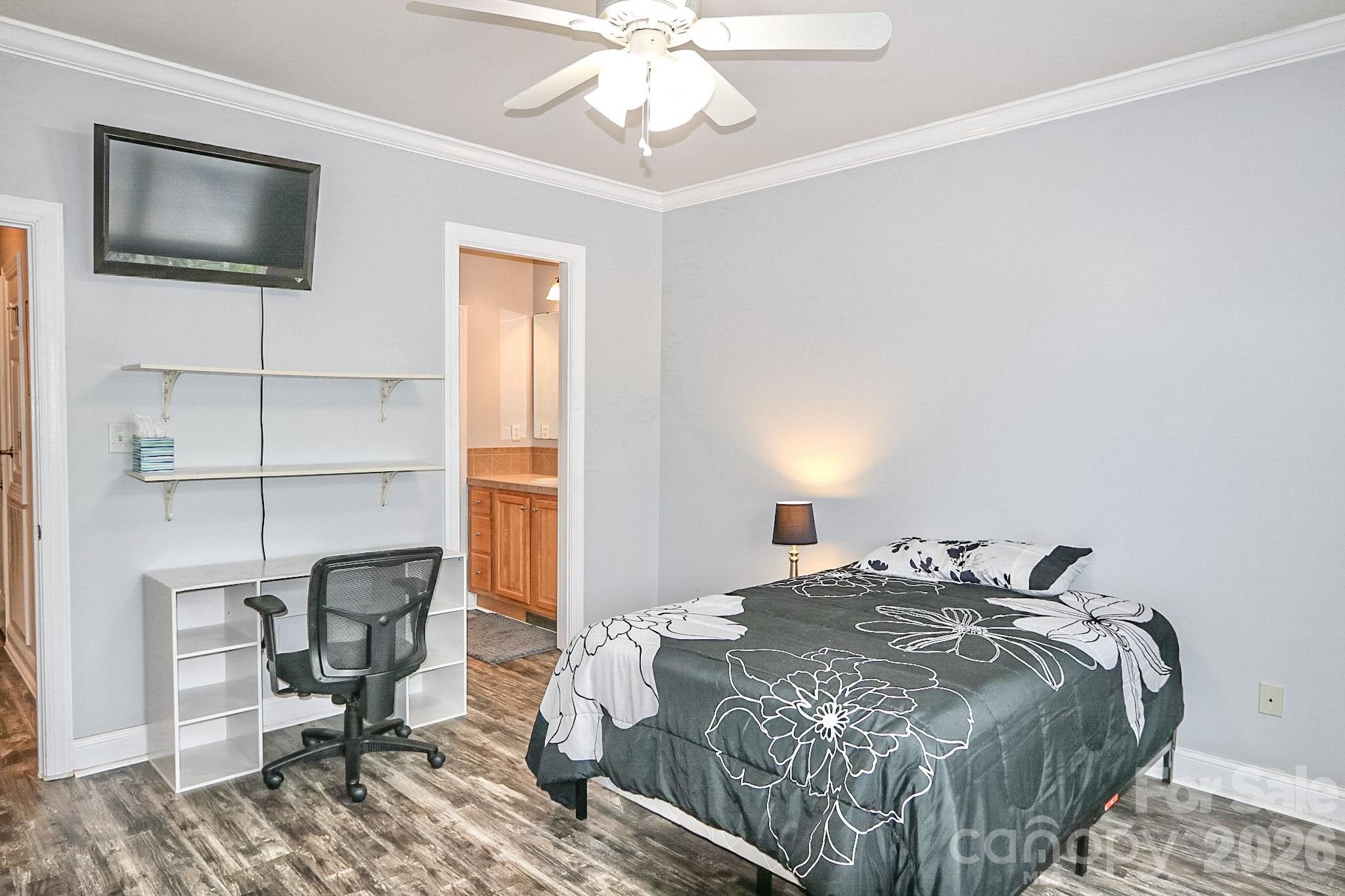 main property photo 31