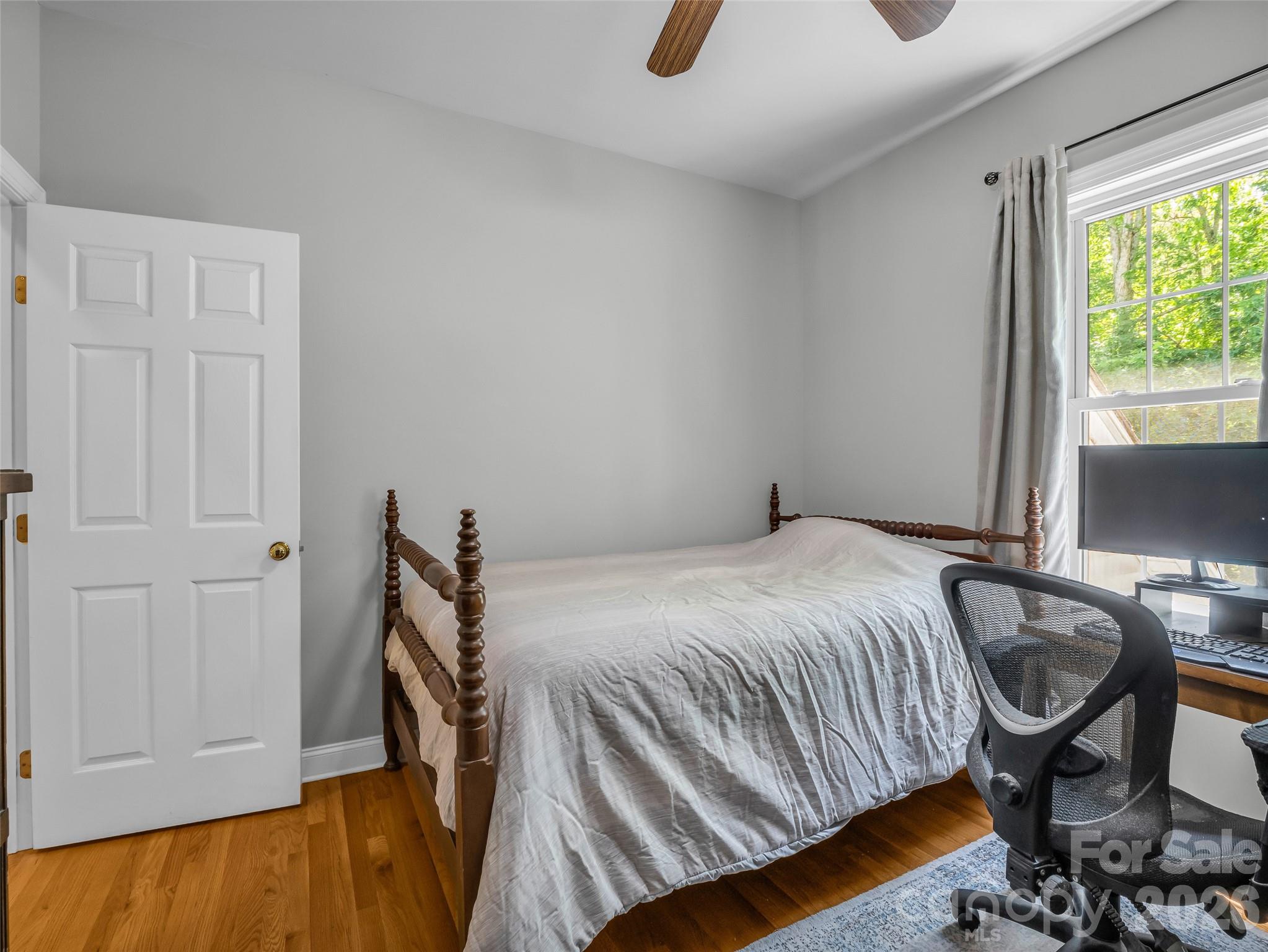 main property photo 28