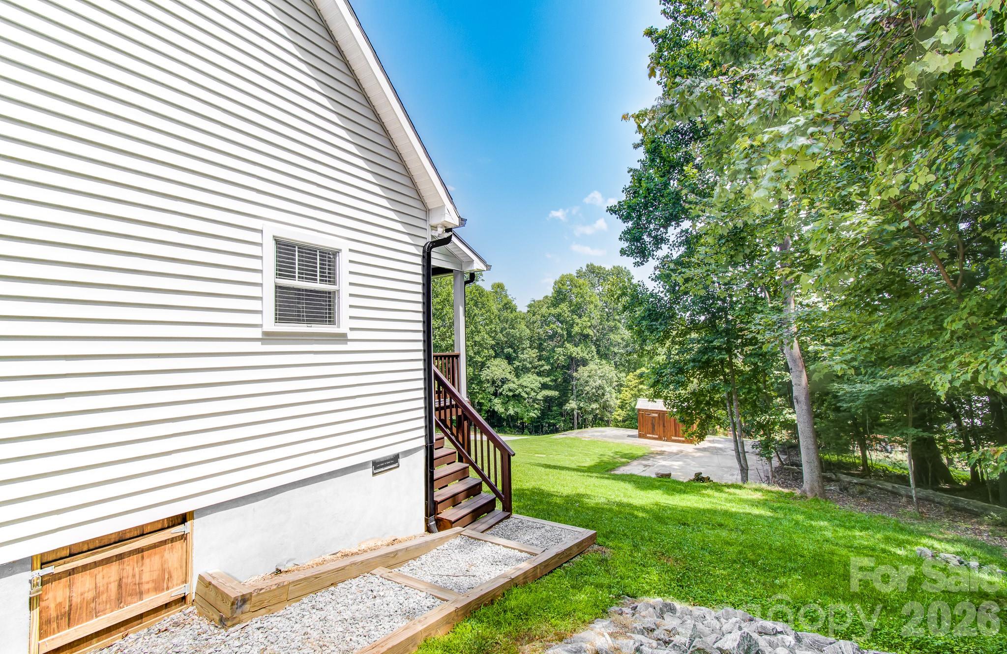 main property photo 40