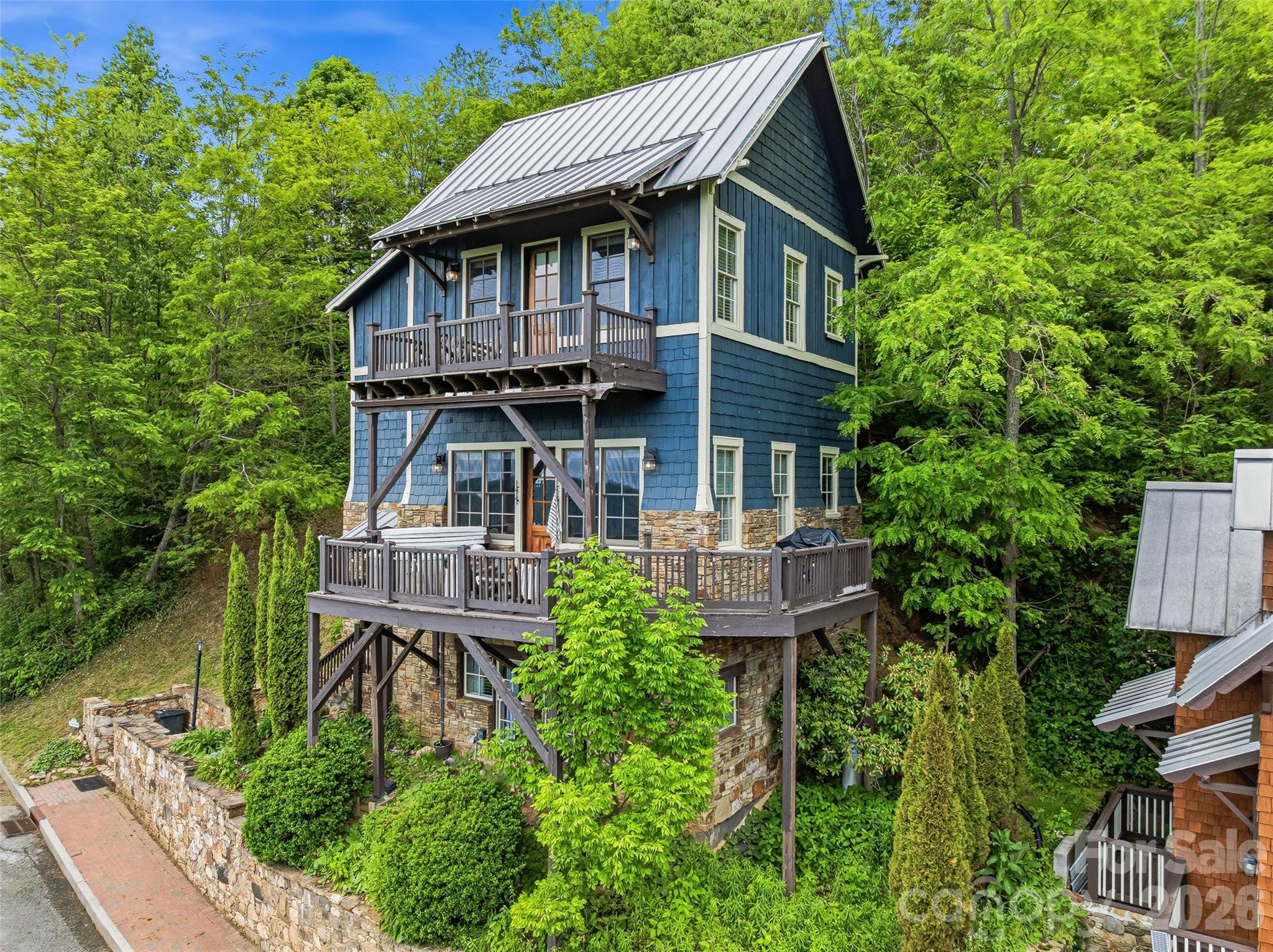 main property photo 4