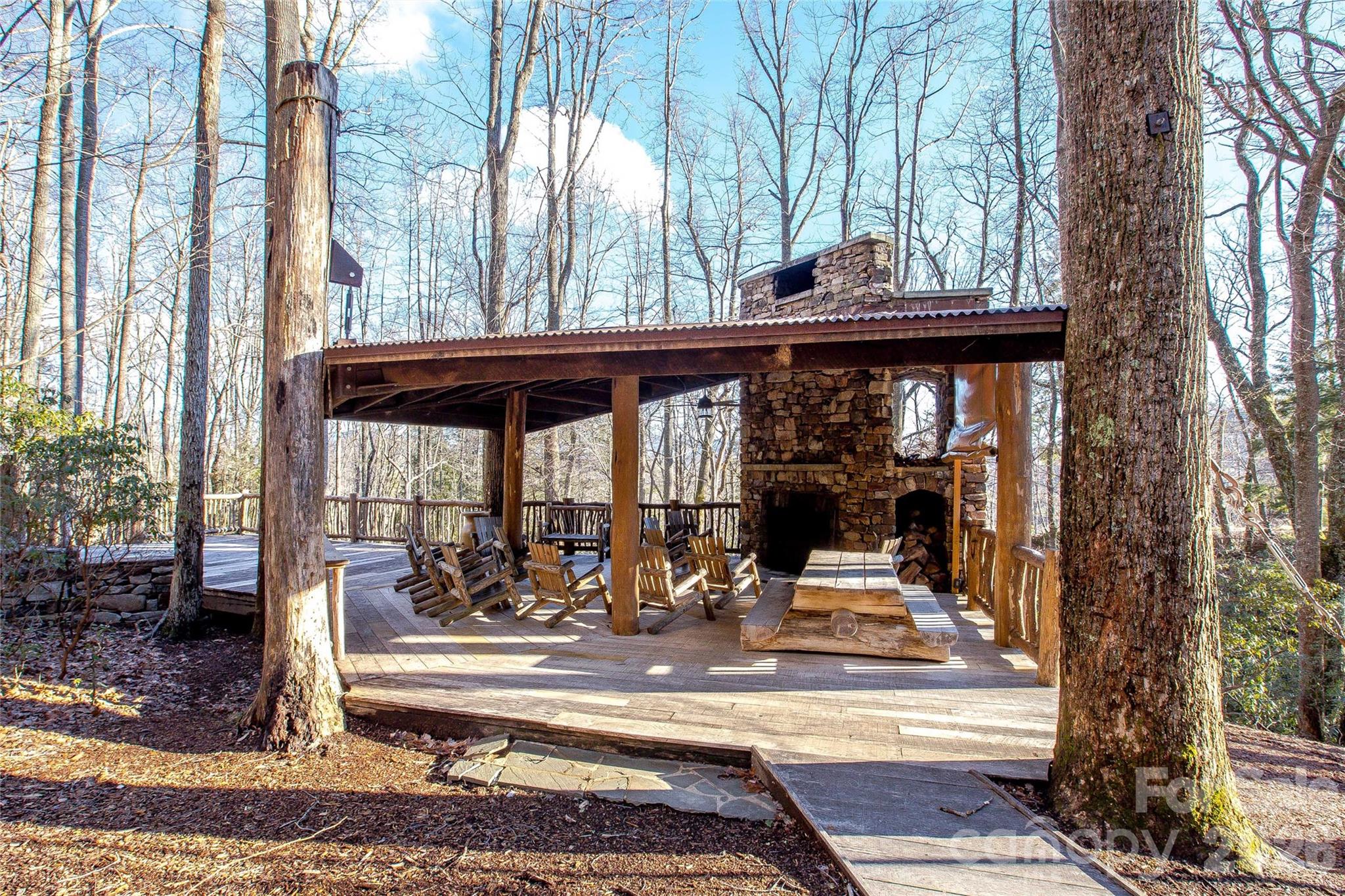 main property photo 40