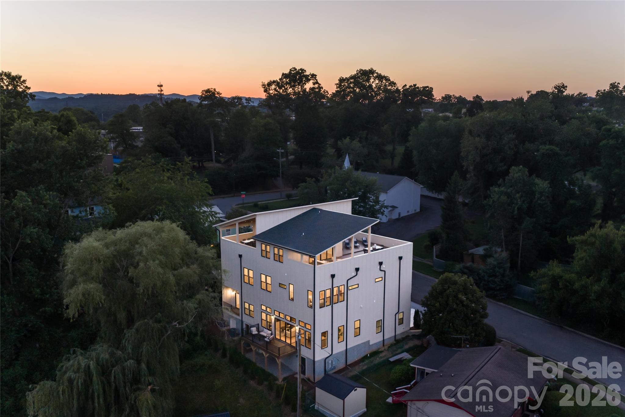 main property photo 44